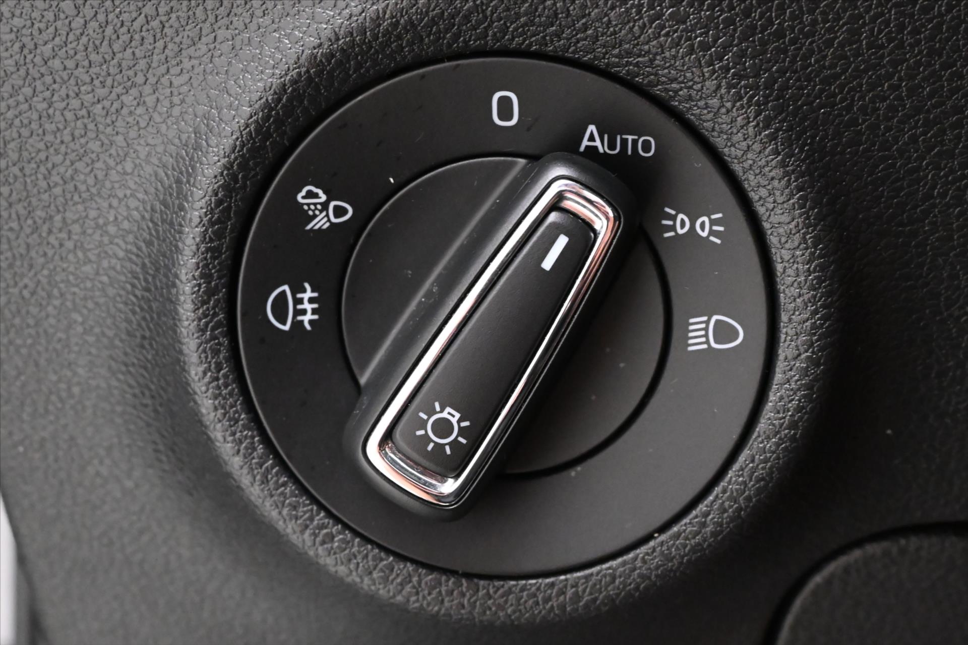 Hlavní fotografie vozu Škoda Karoq 2,0 TDI 110kW DSG Style Záruka až 5 let (27)