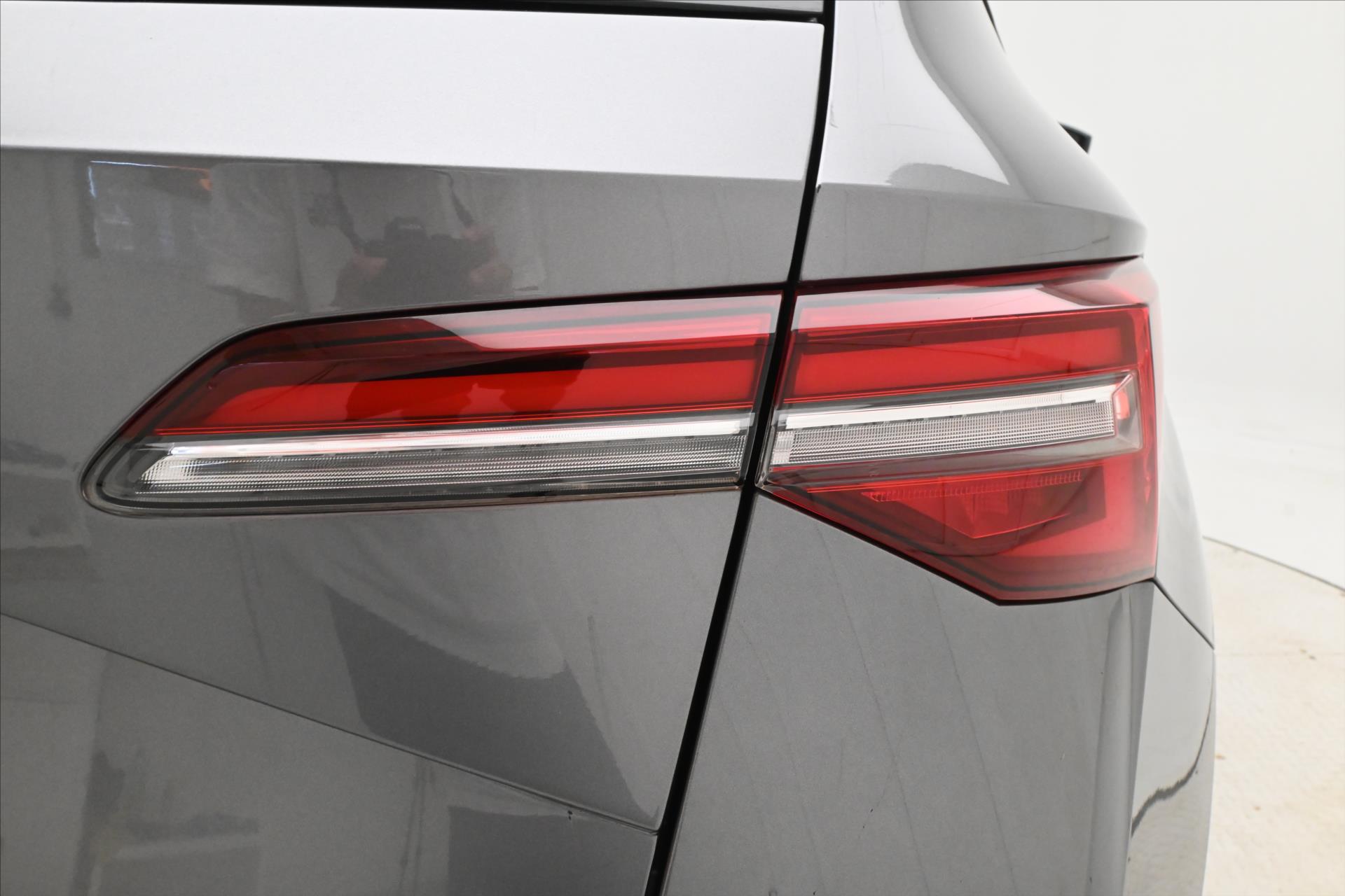 Hlavní fotografie vozu Škoda Karoq 2,0 TDI 110kW DSG Style Záruka až 5 let (32)