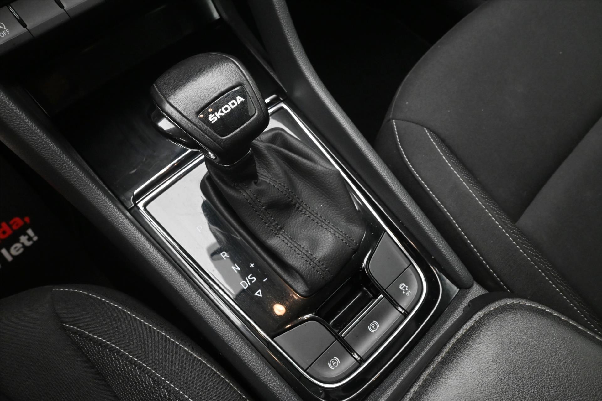 Hlavní fotografie vozu Škoda Karoq 2,0 TDI 85kW DSG Ambition Záruka až 5 let (22)