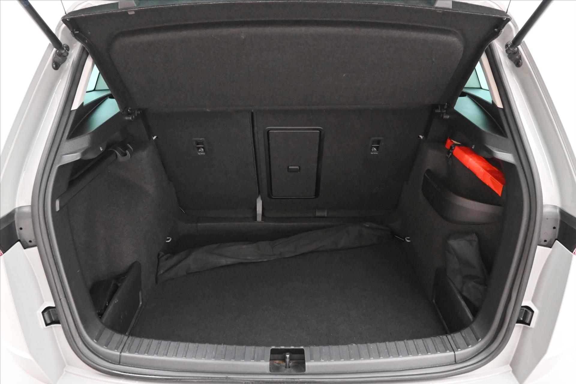 Hlavní fotografie vozu Škoda Karoq 2,0 TDI 110 kW 4x4 DSG Style Záruka až 5 let (10)