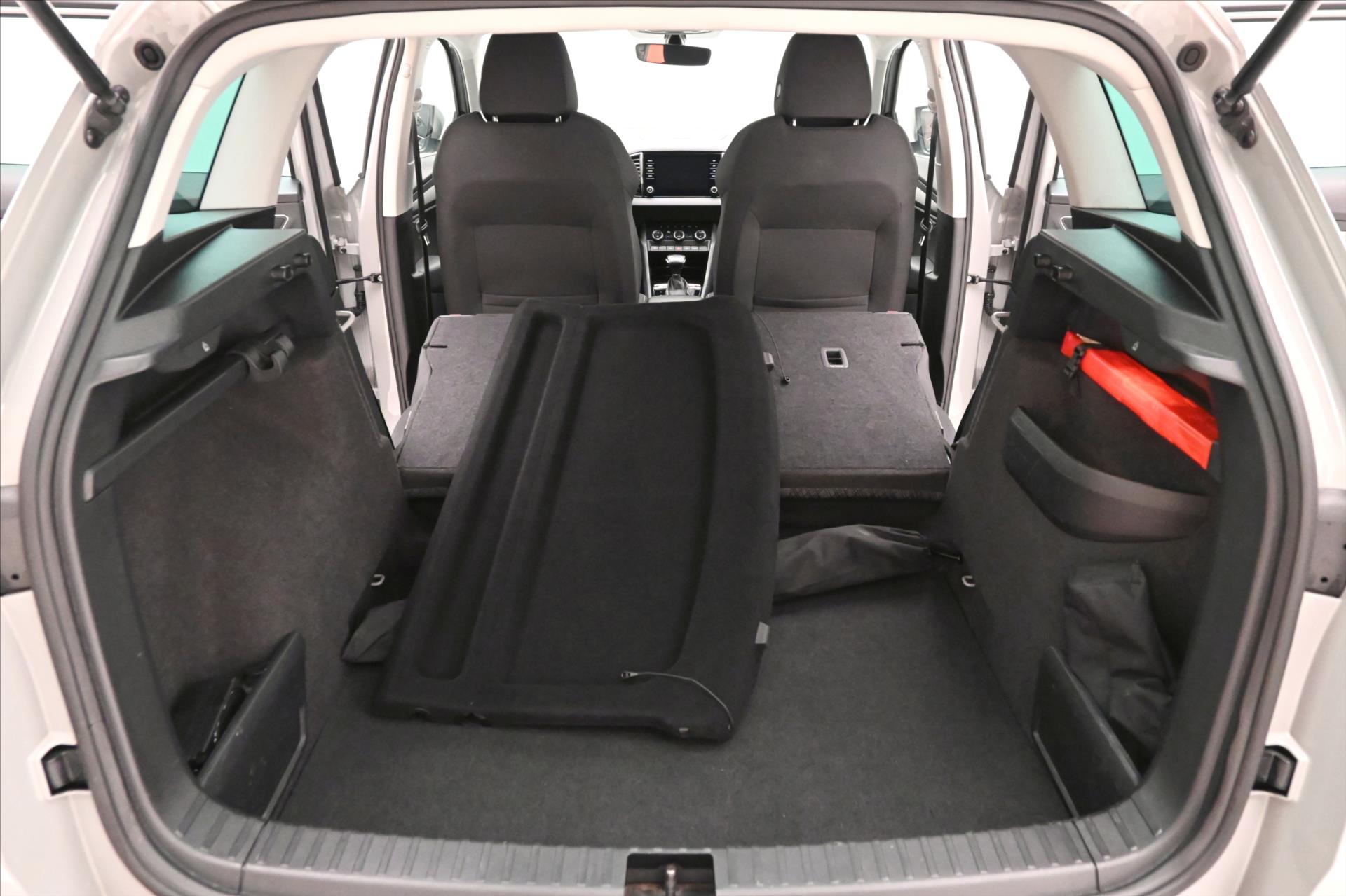 Hlavní fotografie vozu Škoda Karoq 2,0 TDI 110 kW 4x4 DSG Style Záruka až 5 let (11)