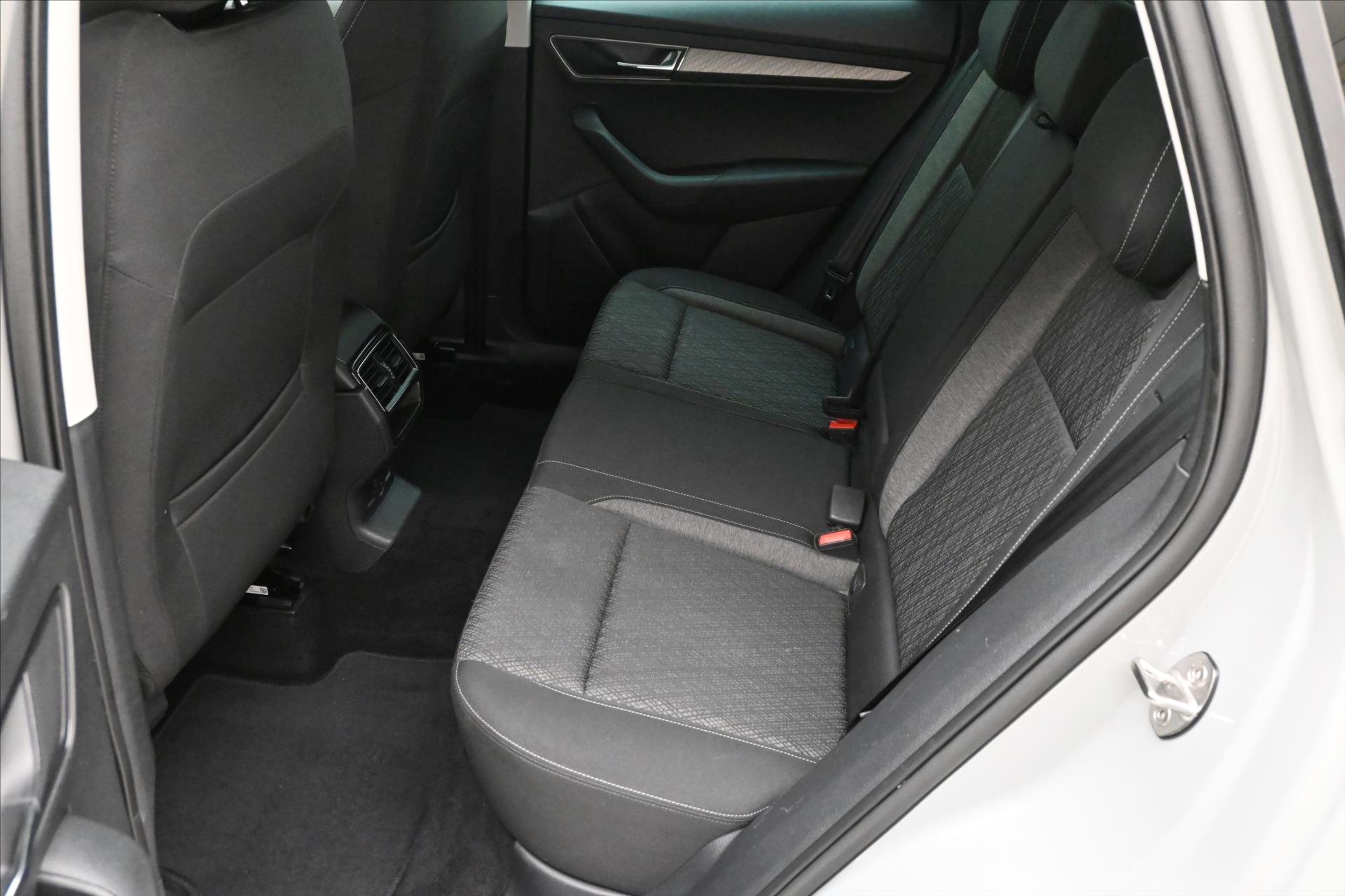 Hlavní fotografie vozu Škoda Karoq 2,0 TDI 110 kW 4x4 DSG Style Záruka až 5 let (14)