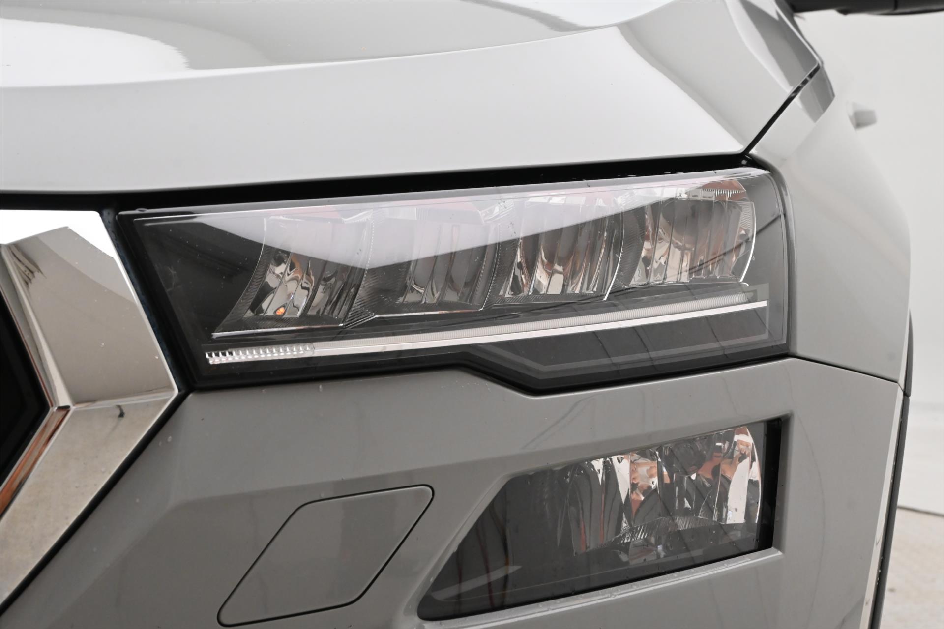 Hlavní fotografie vozu Škoda Karoq 2,0 TDI 110 kW 4x4 DSG Style Záruka až 5 let (28)
