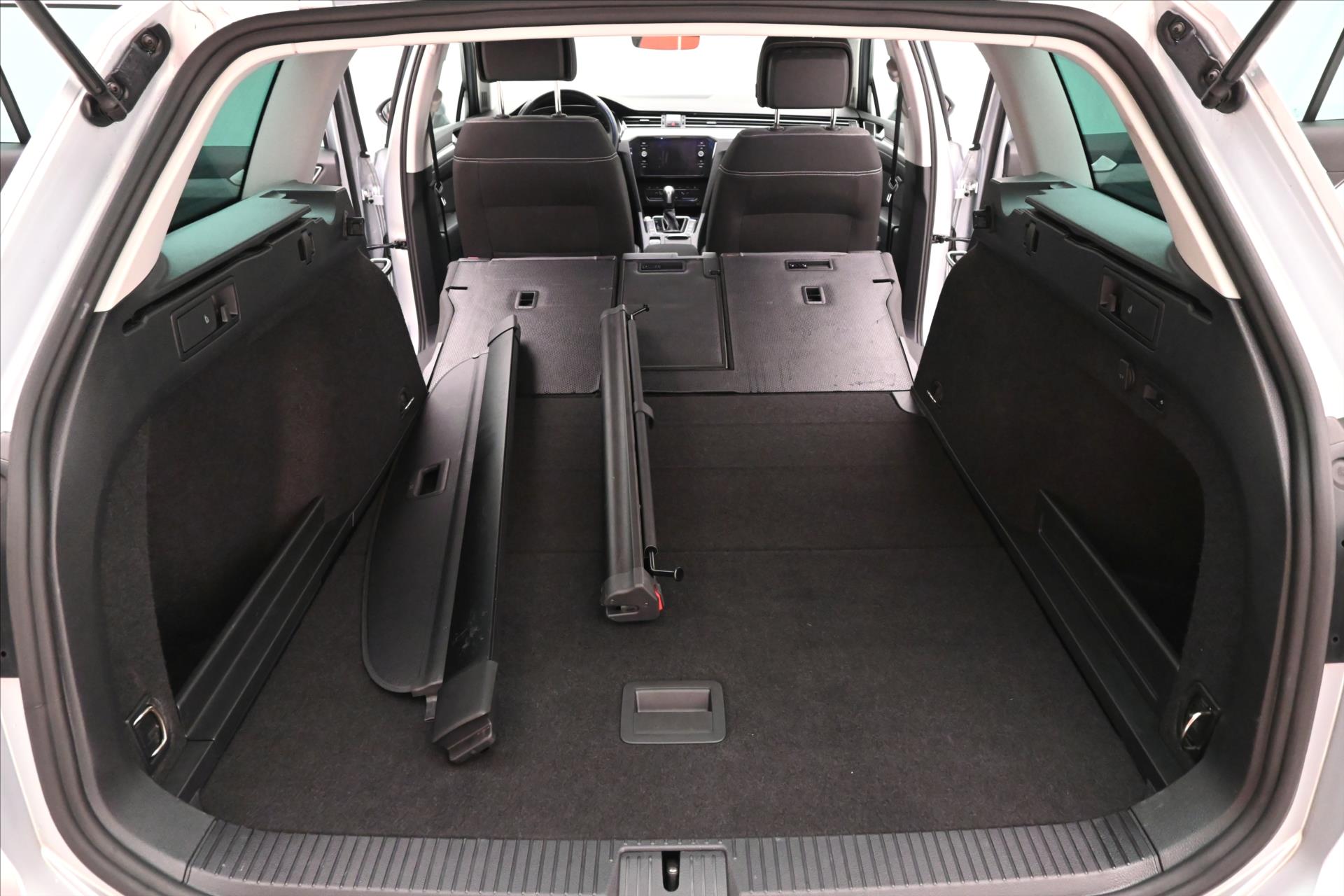 Hlavní fotografie vozu Volkswagen Passat 2,0 TDI 110kW DSG Business Záruka až 5 let (12)