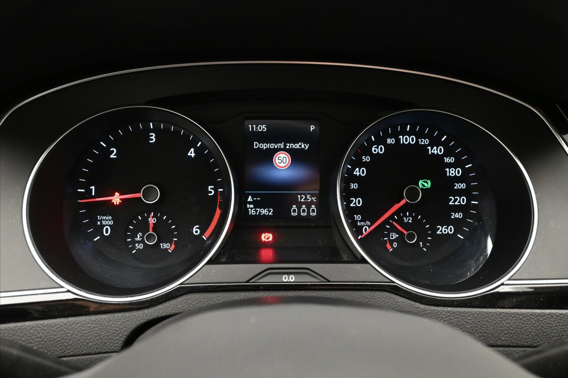 Hlavní fotografie vozu Volkswagen Passat 2,0 TDI 110kW DSG Business Záruka až 5 let (17)
