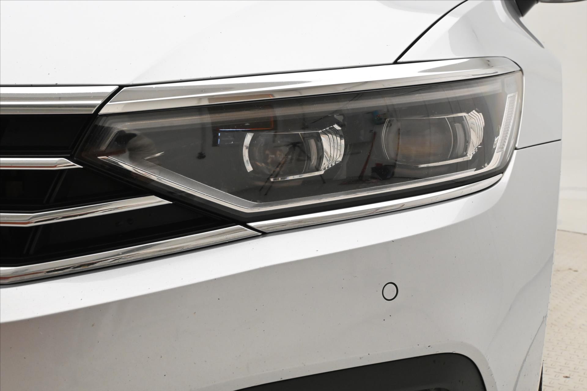 Hlavní fotografie vozu Volkswagen Passat 2,0 TDI 110kW DSG Business Záruka až 5 let (30)