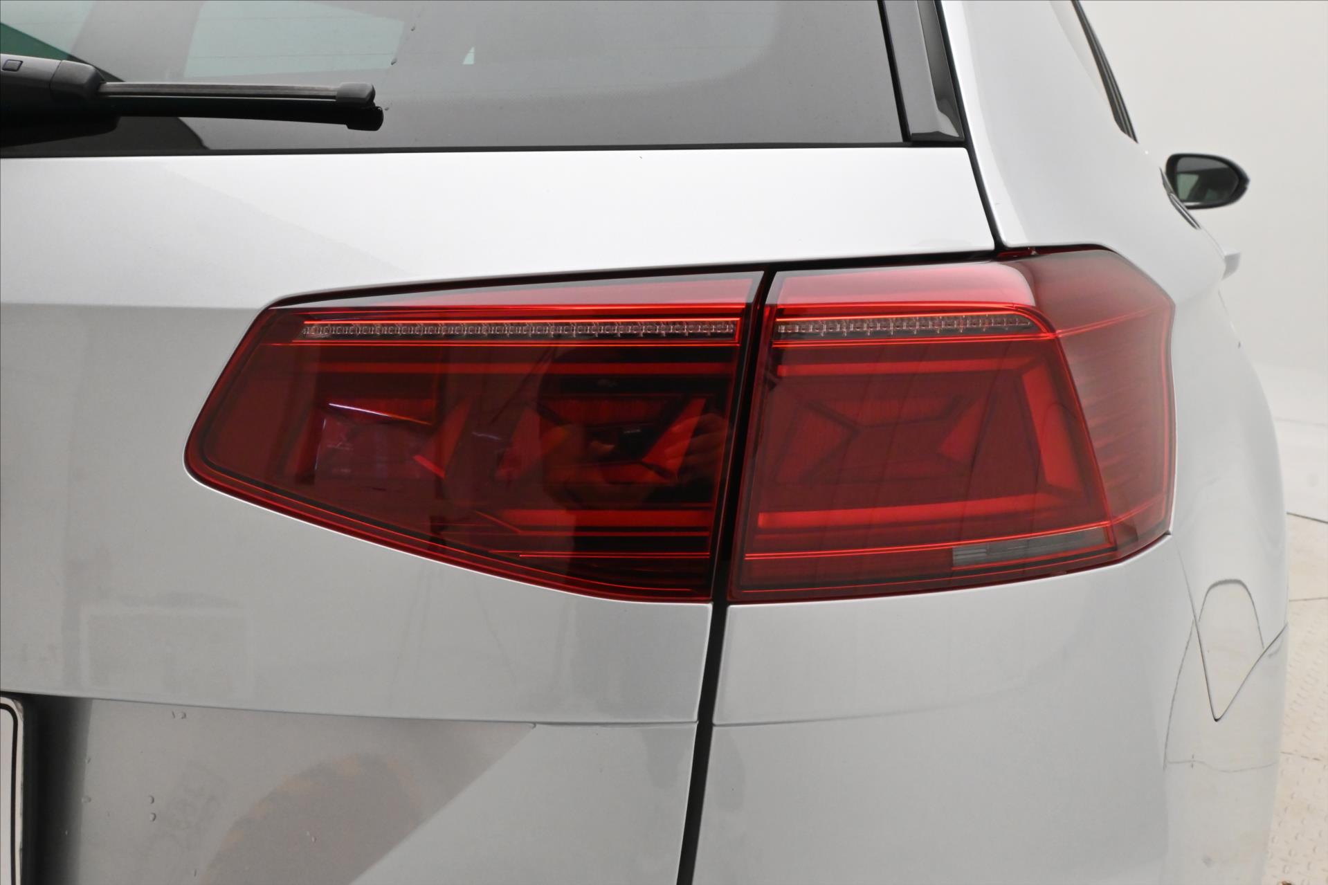 Hlavní fotografie vozu Volkswagen Passat 2,0 TDI 110kW DSG Business Záruka až 5 let (31)