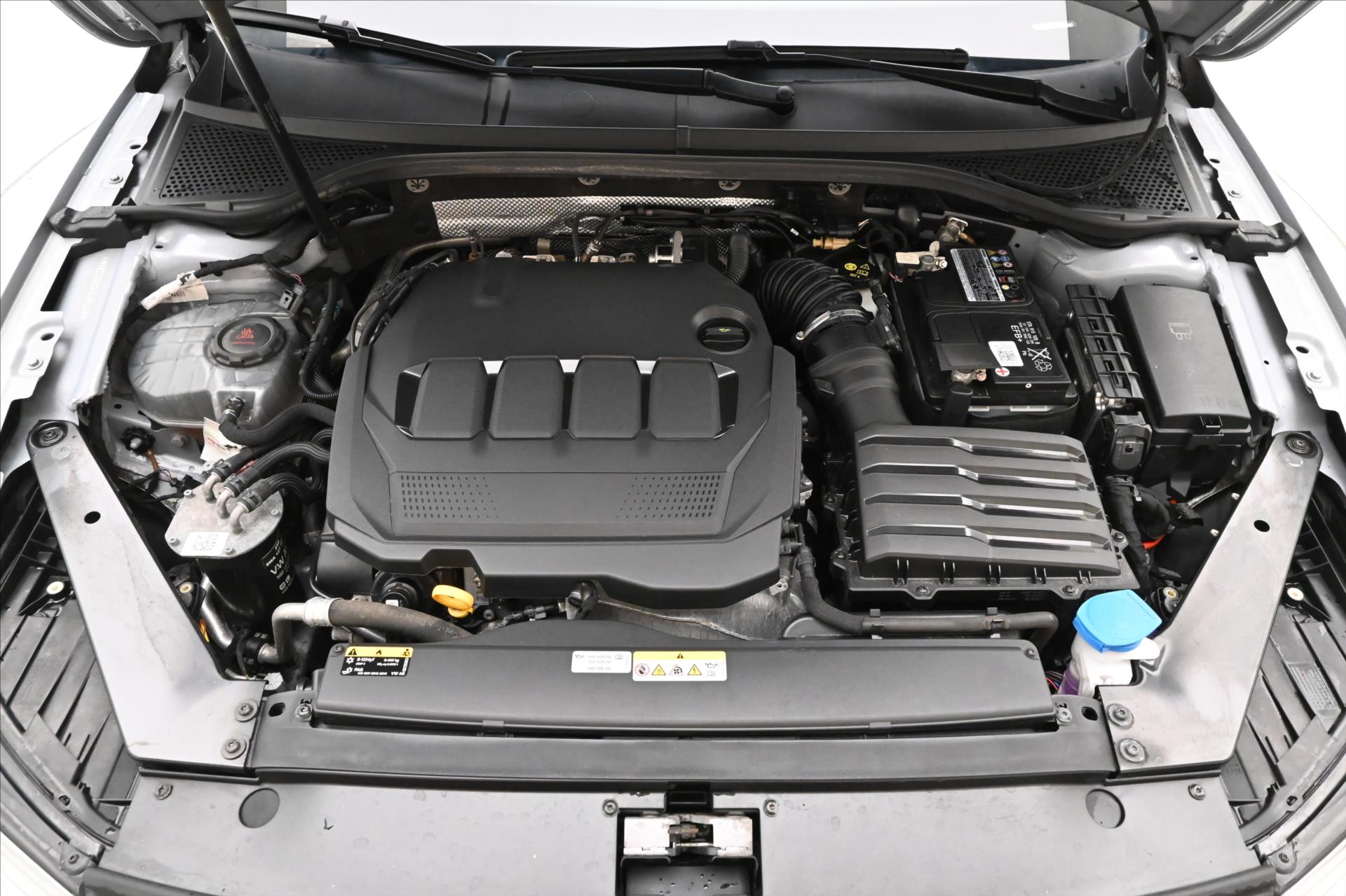 Hlavní fotografie vozu Volkswagen Passat 2,0 TDI 110kW DSG Business Záruka až 5 let (10)