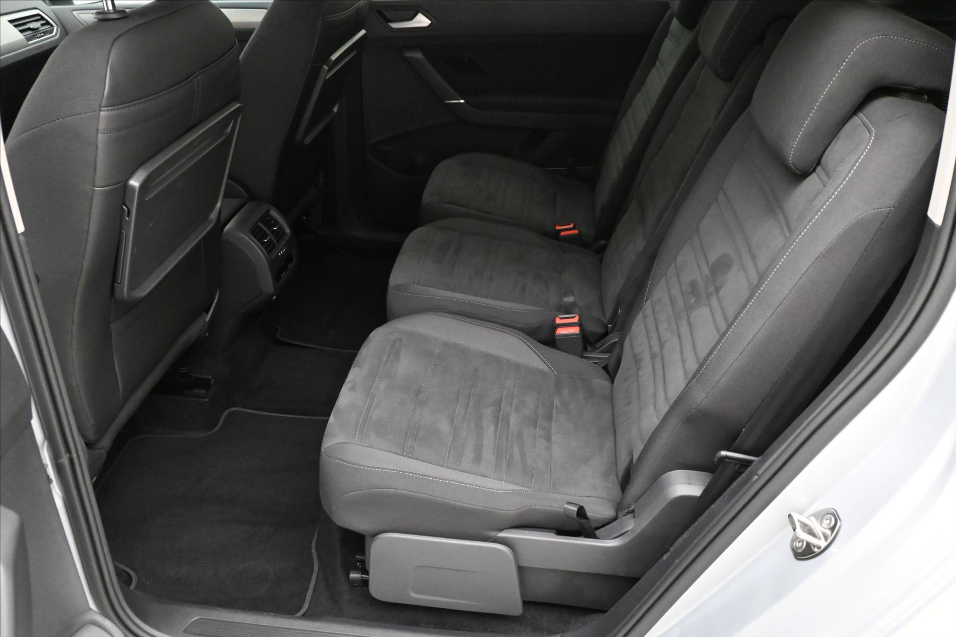 Hlavní fotografie vozu Volkswagen Touran 2,0 TDI 110kW DSG Záruka až 5 let (15)