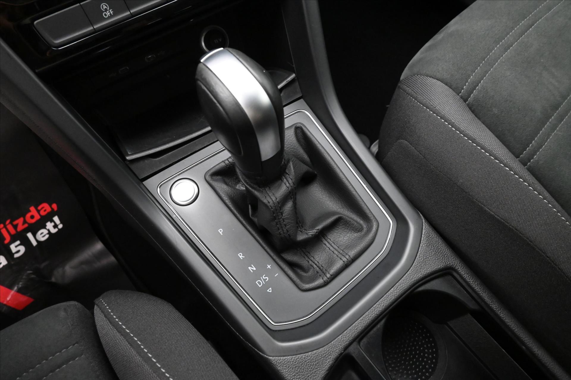 Hlavní fotografie vozu Volkswagen Touran 2,0 TDI 110kW DSG Záruka až 5 let (24)