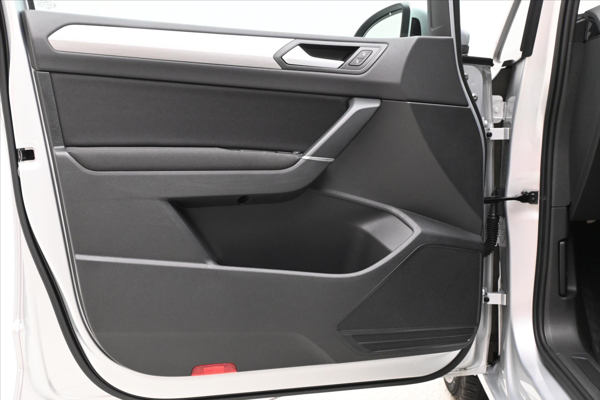 Hlavní fotografie vozu Volkswagen Touran 2,0 TDI 110kW DSG Záruka až 5 let (26)