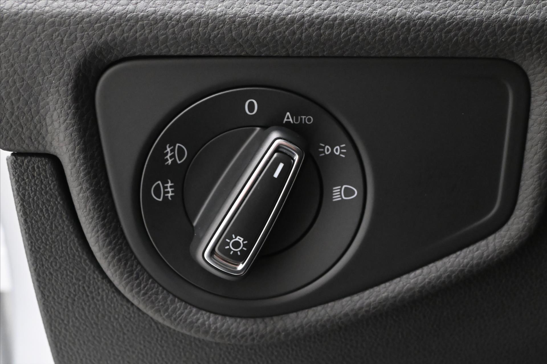 Hlavní fotografie vozu Volkswagen Touran 2,0 TDI 110kW DSG Záruka až 5 let (28)