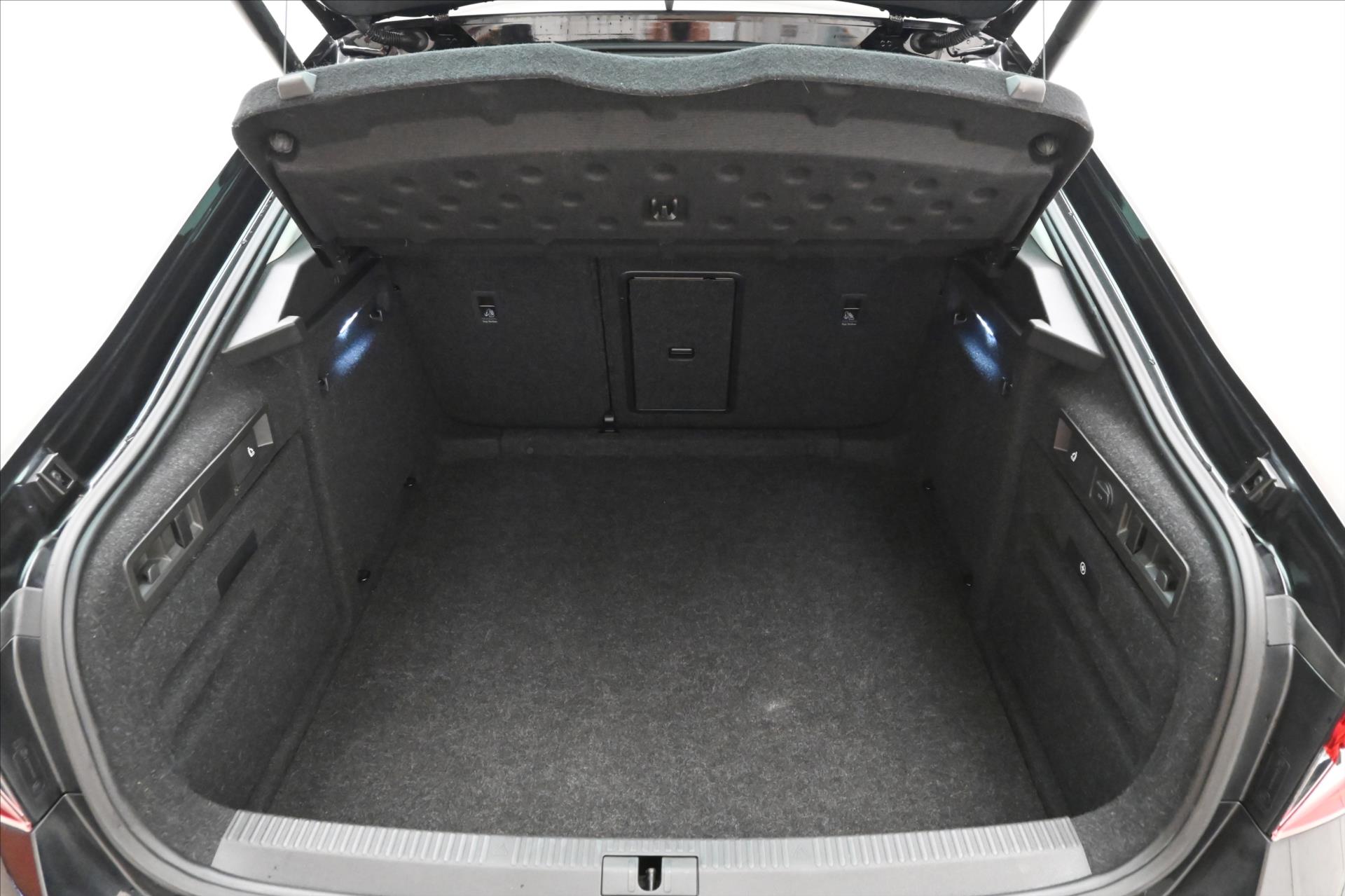 Hlavní fotografie vozu Škoda Superb 2,0 TDI 110 kW Style Záruka až 5 let (11)