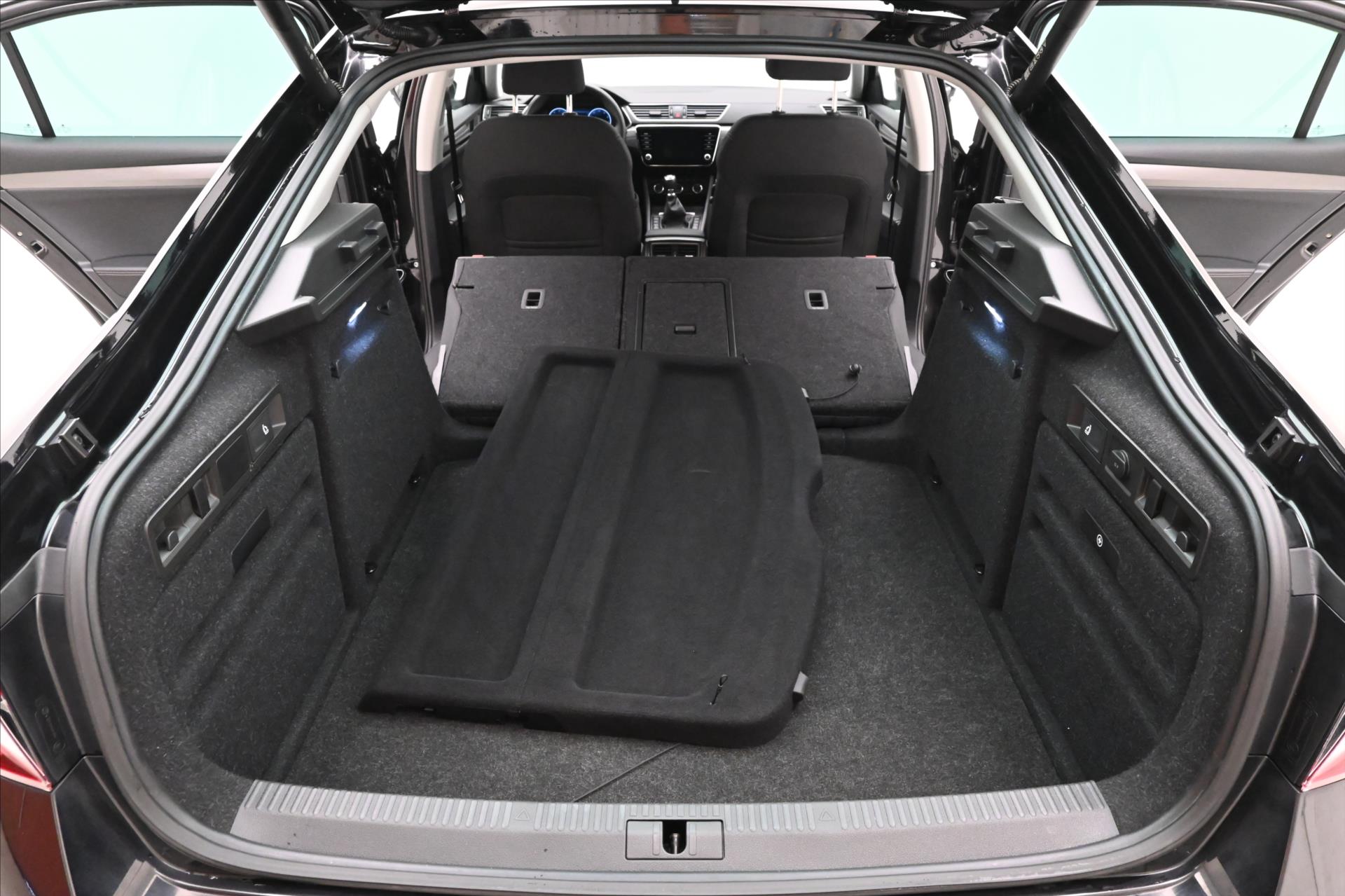 Hlavní fotografie vozu Škoda Superb 2,0 TDI 110 kW Style Záruka až 5 let (12)