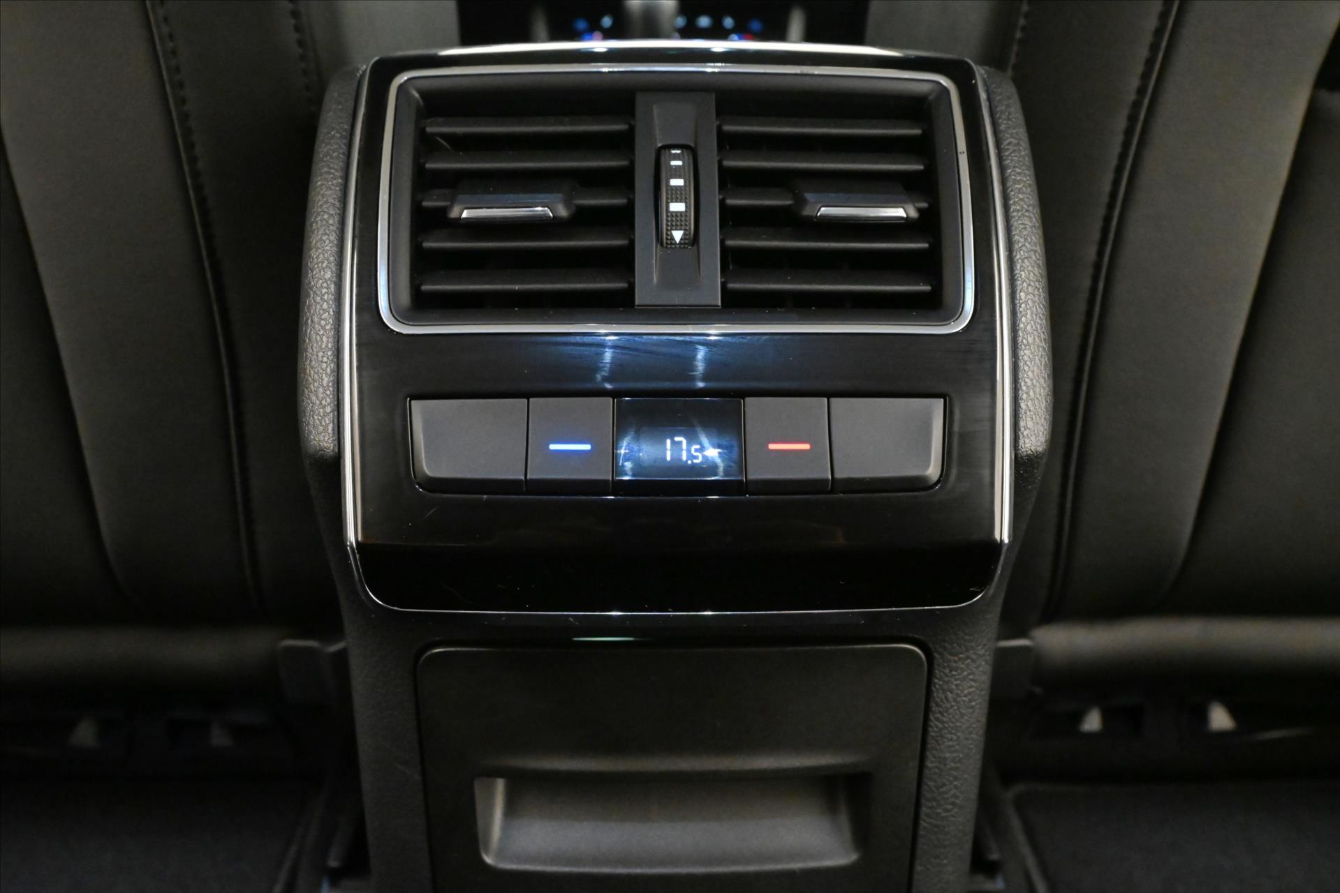 Hlavní fotografie vozu Škoda Superb 2,0 TSI 140kW DSG Style Záruka až 5 let (21)