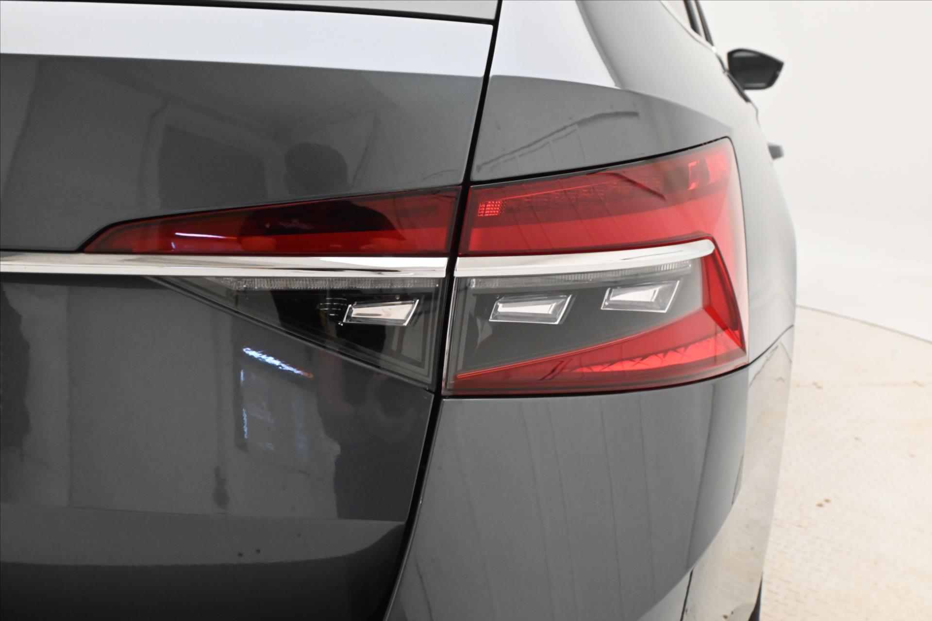 Hlavní fotografie vozu Škoda Superb 2,0 TSI 140kW DSG Style Záruka až 5 let (31)