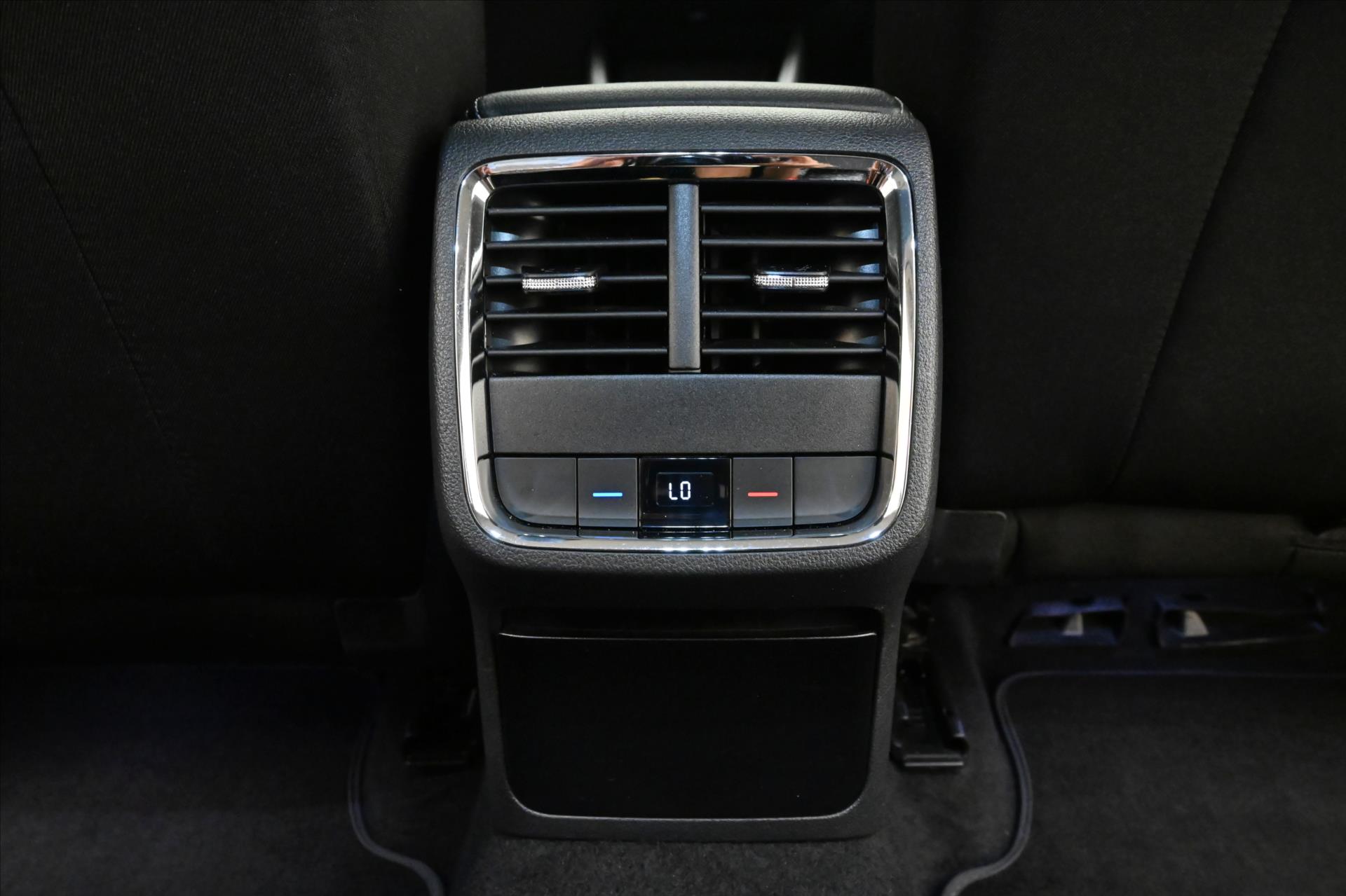 Hlavní fotografie vozu Škoda Octavia 2,0 TDI 110 kW DSG Style Záruka až 5 let (22)