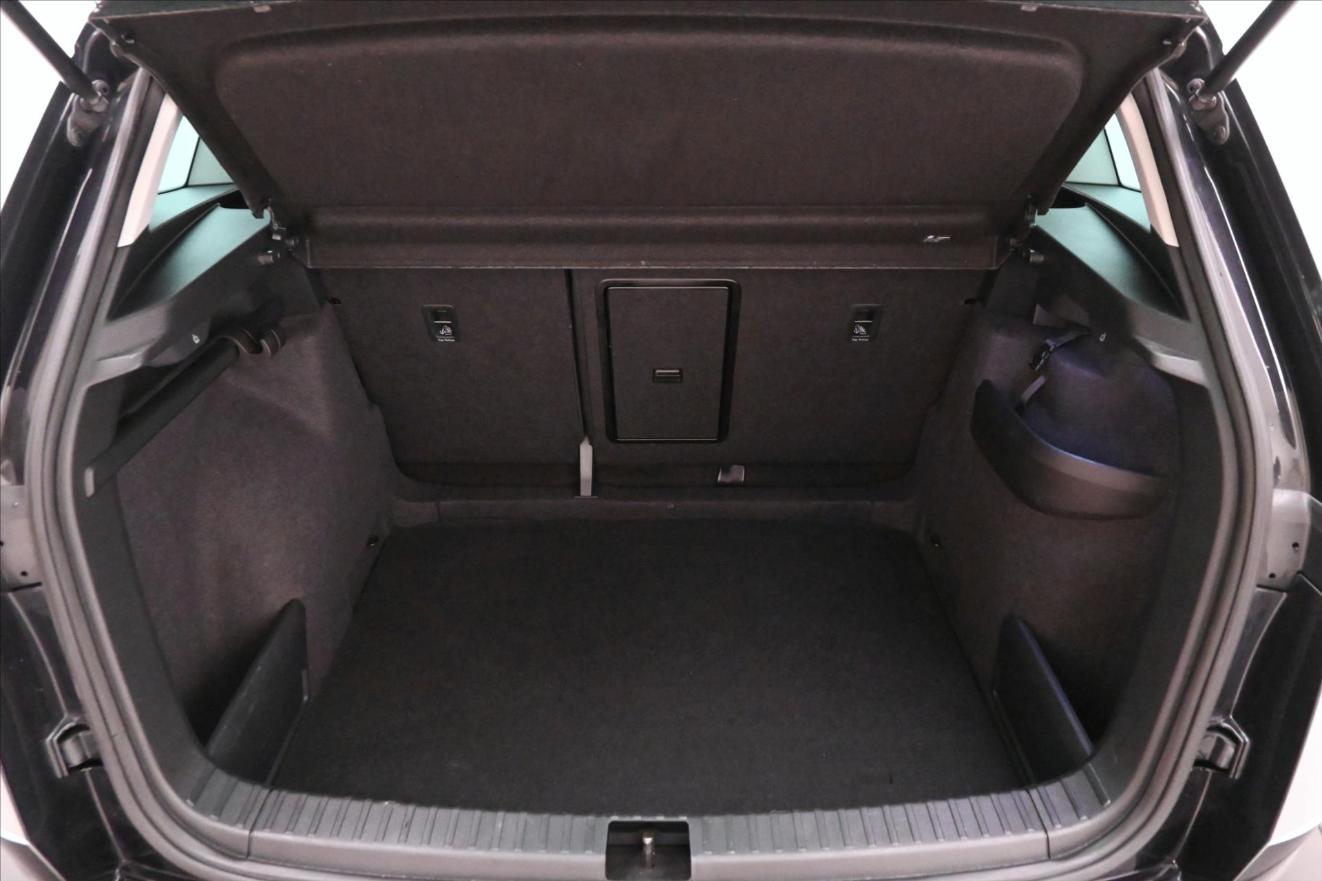 Hlavní fotografie vozu Škoda Karoq 2,0 TDI 85 kW Clever Záruka až 5 let (10)