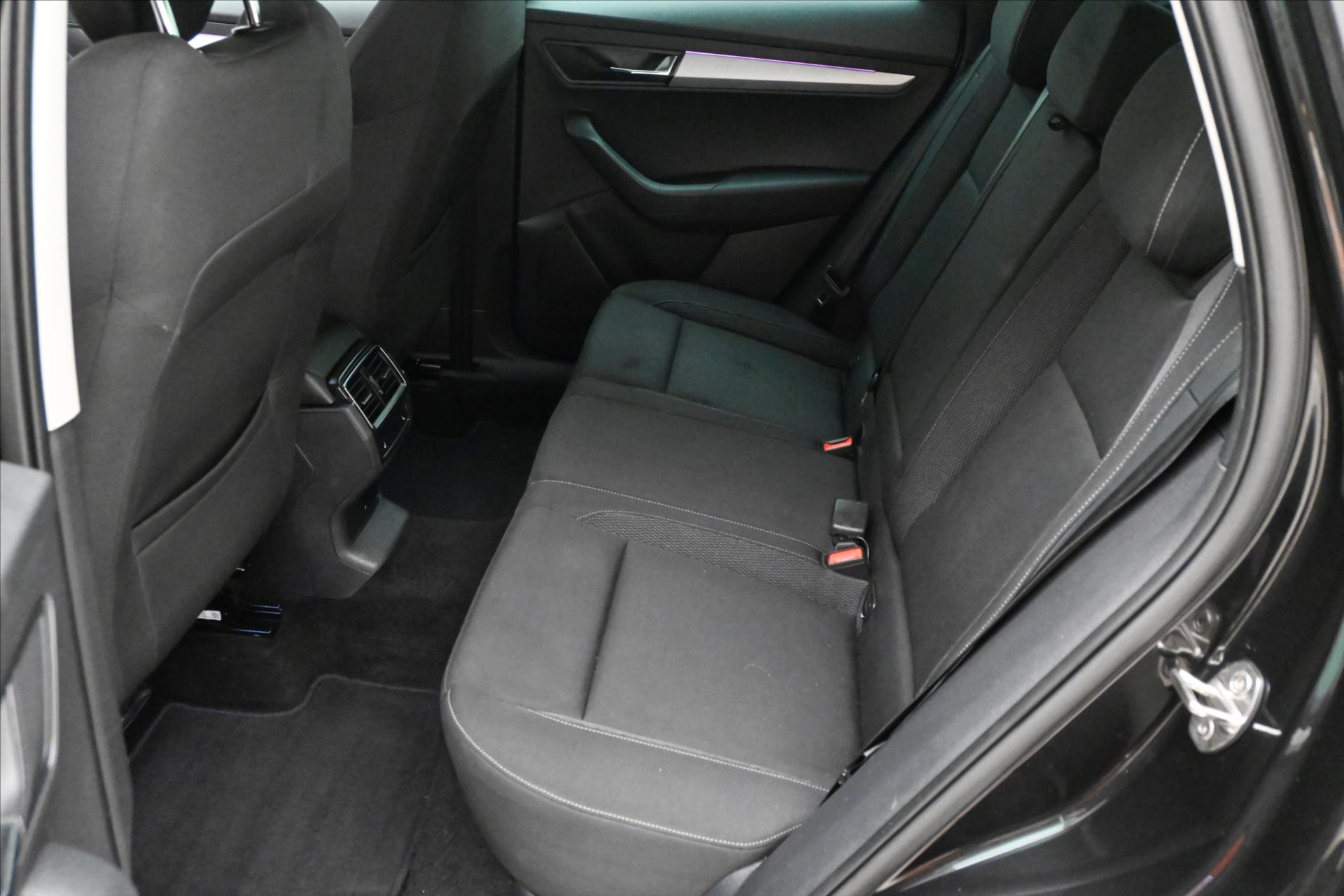 Hlavní fotografie vozu Škoda Karoq 2,0 TDI 85 kW Clever Záruka až 5 let (14)