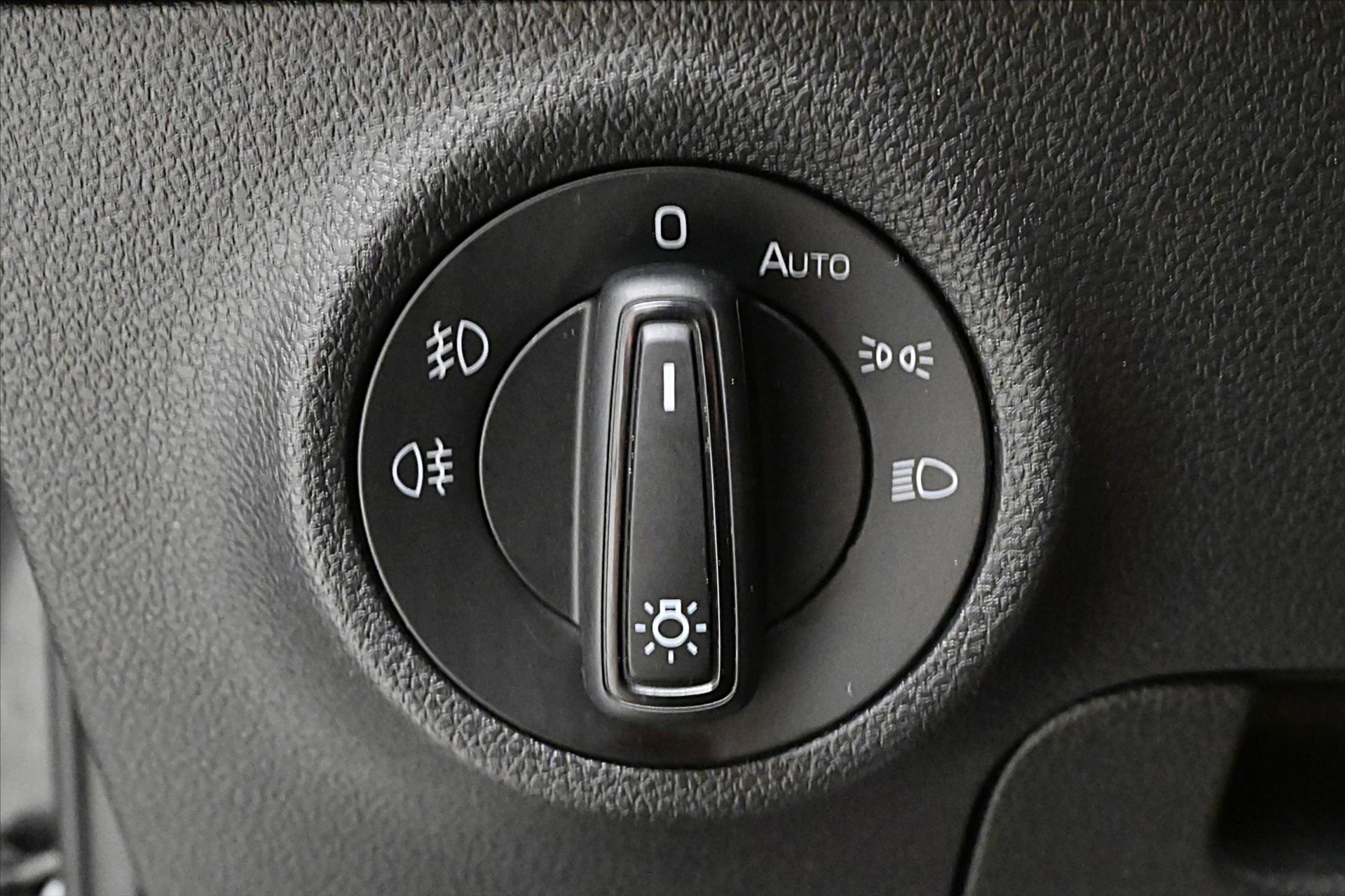 Hlavní fotografie vozu Škoda Karoq 2,0 TDI 85 kW Clever Záruka až 5 let (27)