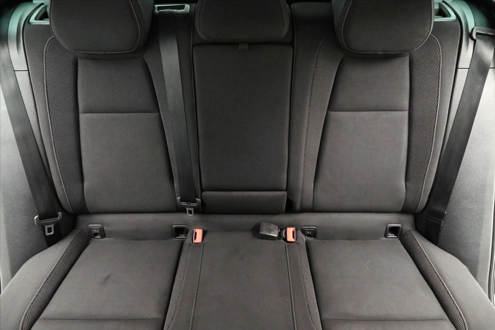 Hlavní fotografie vozu Škoda Karoq 2,0 TDI 85 kW Clever Záruka až 5 let (28)