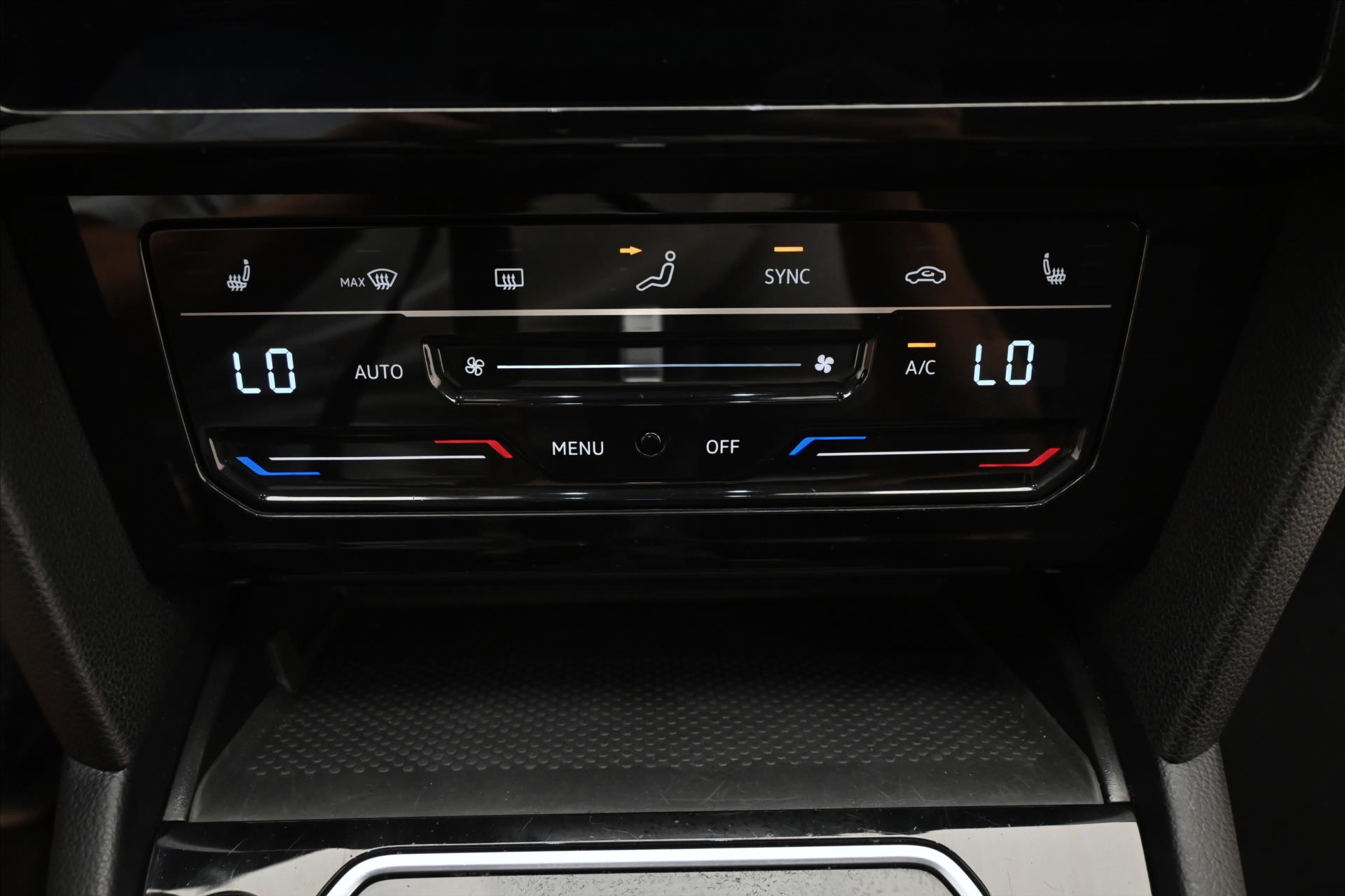 Hlavní fotografie vozu Volkswagen Passat 1,5 TSI 110 kW DSG Business Záruka až 5 let (21)