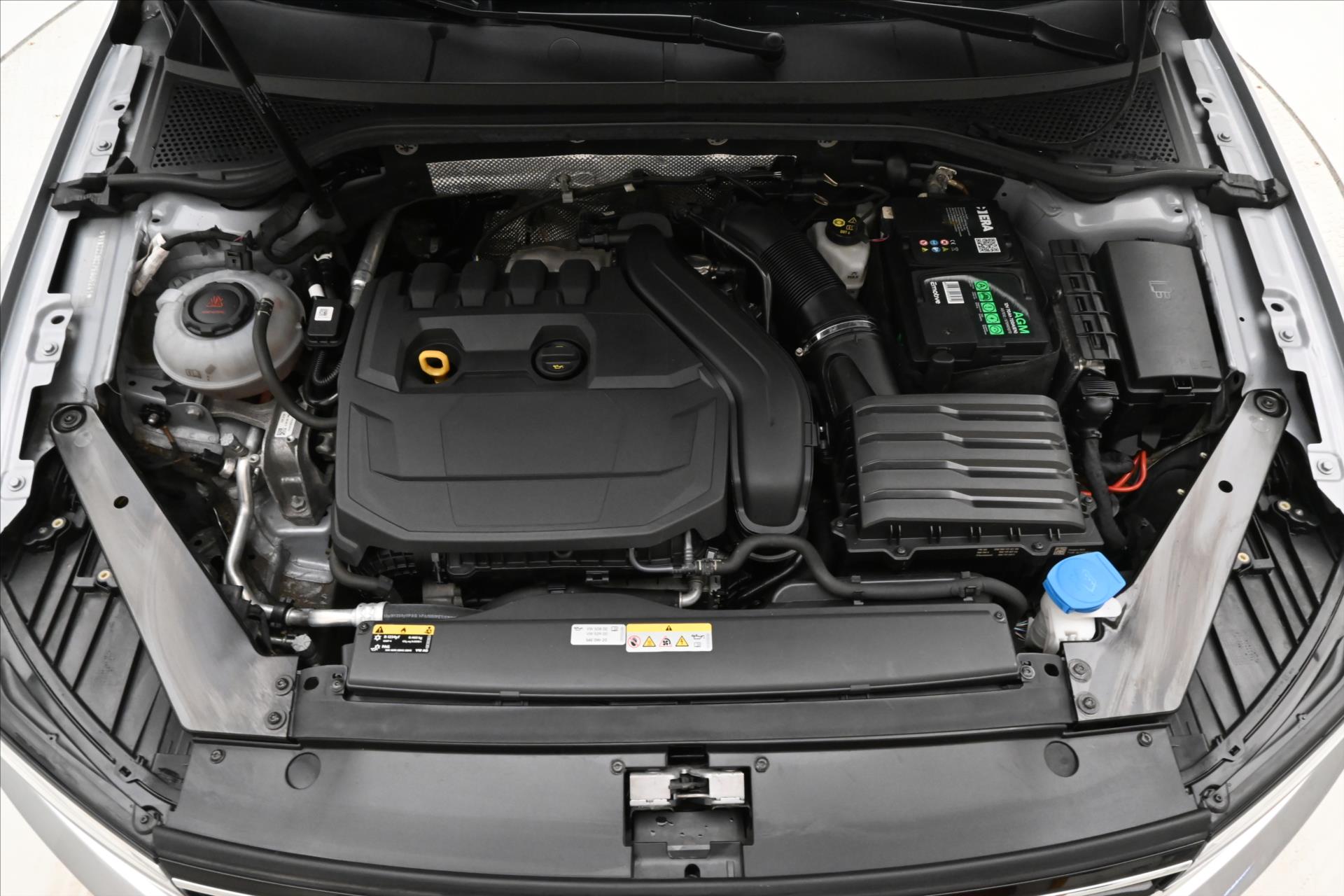 Hlavní fotografie vozu Volkswagen Passat 1,5 TSI 110 kW DSG Business Záruka až 5 let (9)