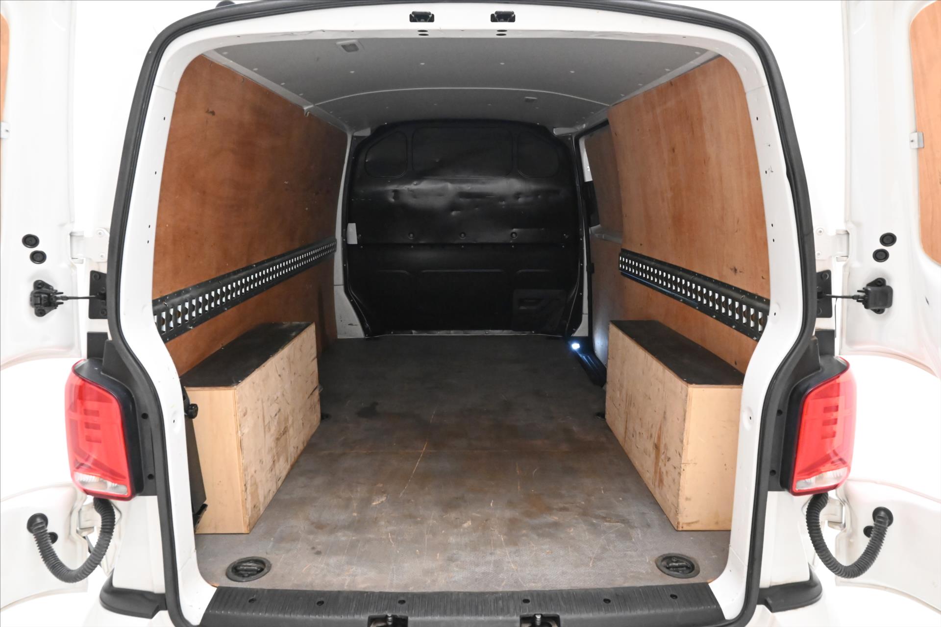 Main photo of the car Volkswagen Transporter 2.0 110kW AC DSG Navi Warranty up to 5 years (11)