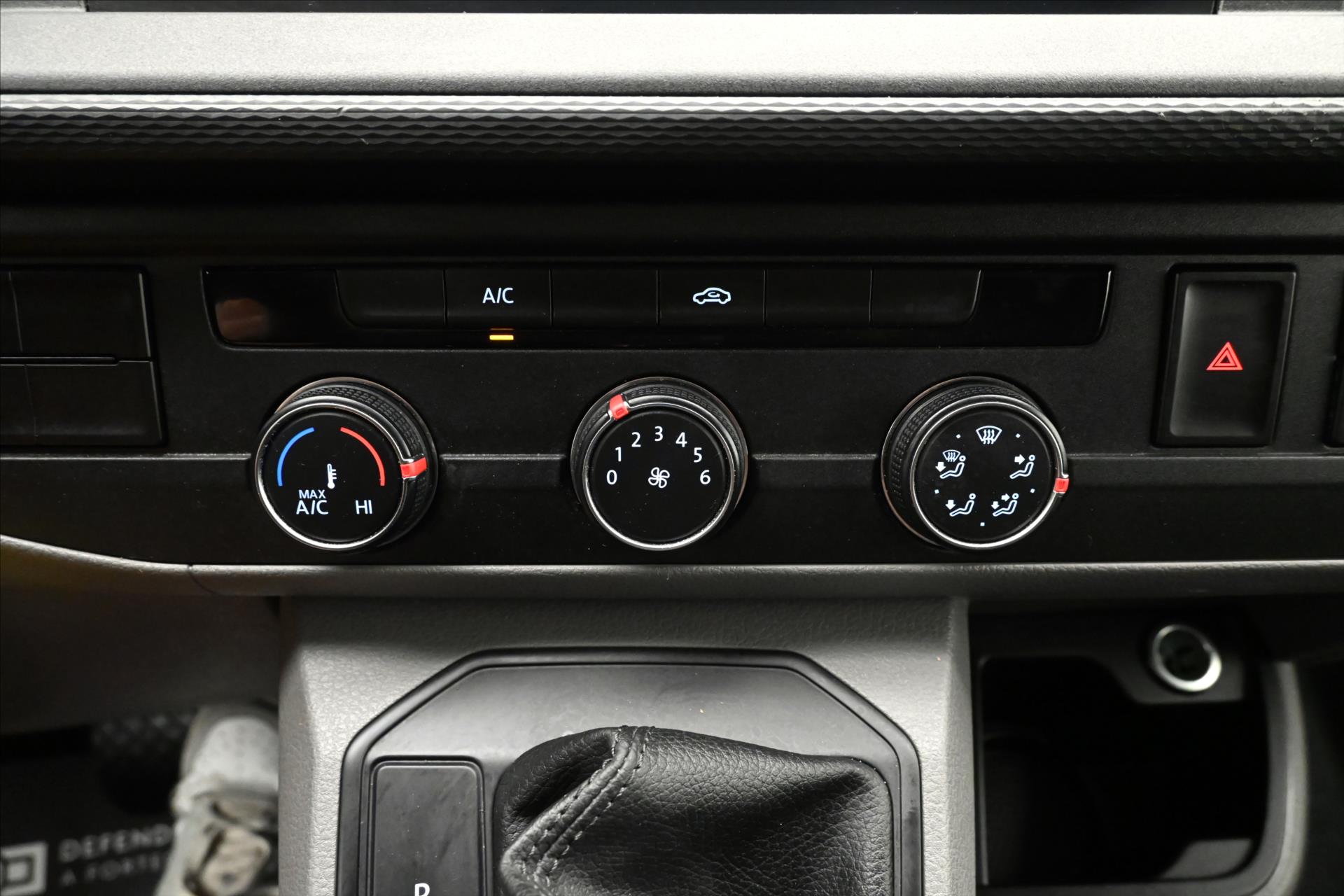 Main photo of the car Volkswagen Transporter 2.0 110kW AC DSG Navi Warranty up to 5 years (22)