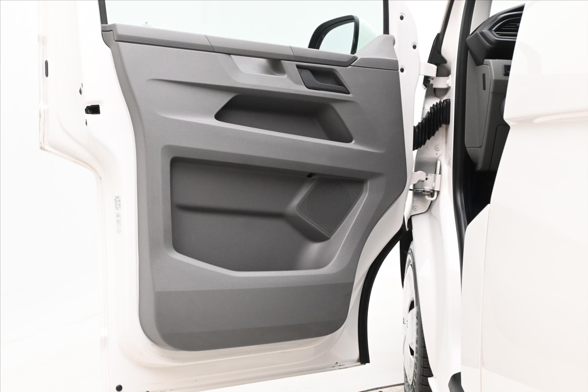 Main photo of the car Volkswagen Transporter 2.0 110kW AC DSG Navi Warranty up to 5 years (25)