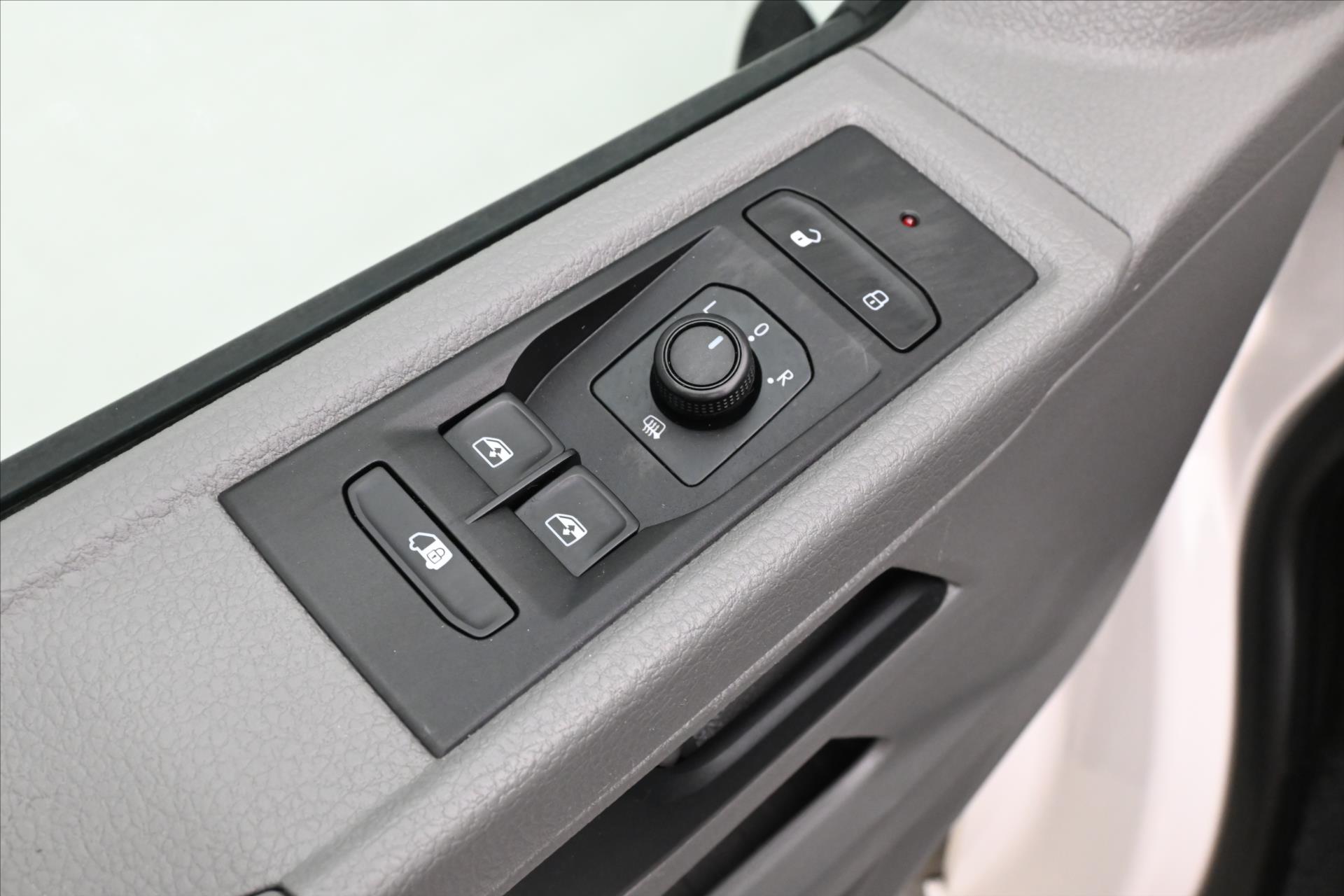 Main photo of the car Volkswagen Transporter 2.0 110kW AC DSG Navi Warranty up to 5 years (26)
