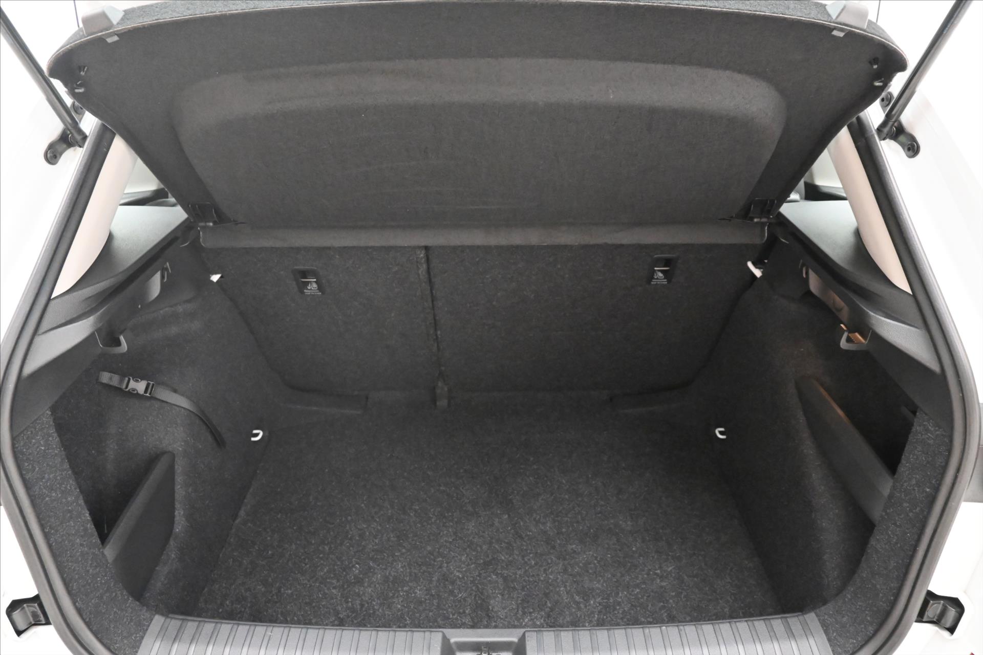 Hlavní fotografie vozu Škoda Kamiq 1,0 TSI 81 kW VIRTUAL NAVI Záruka až 5 let (11)
