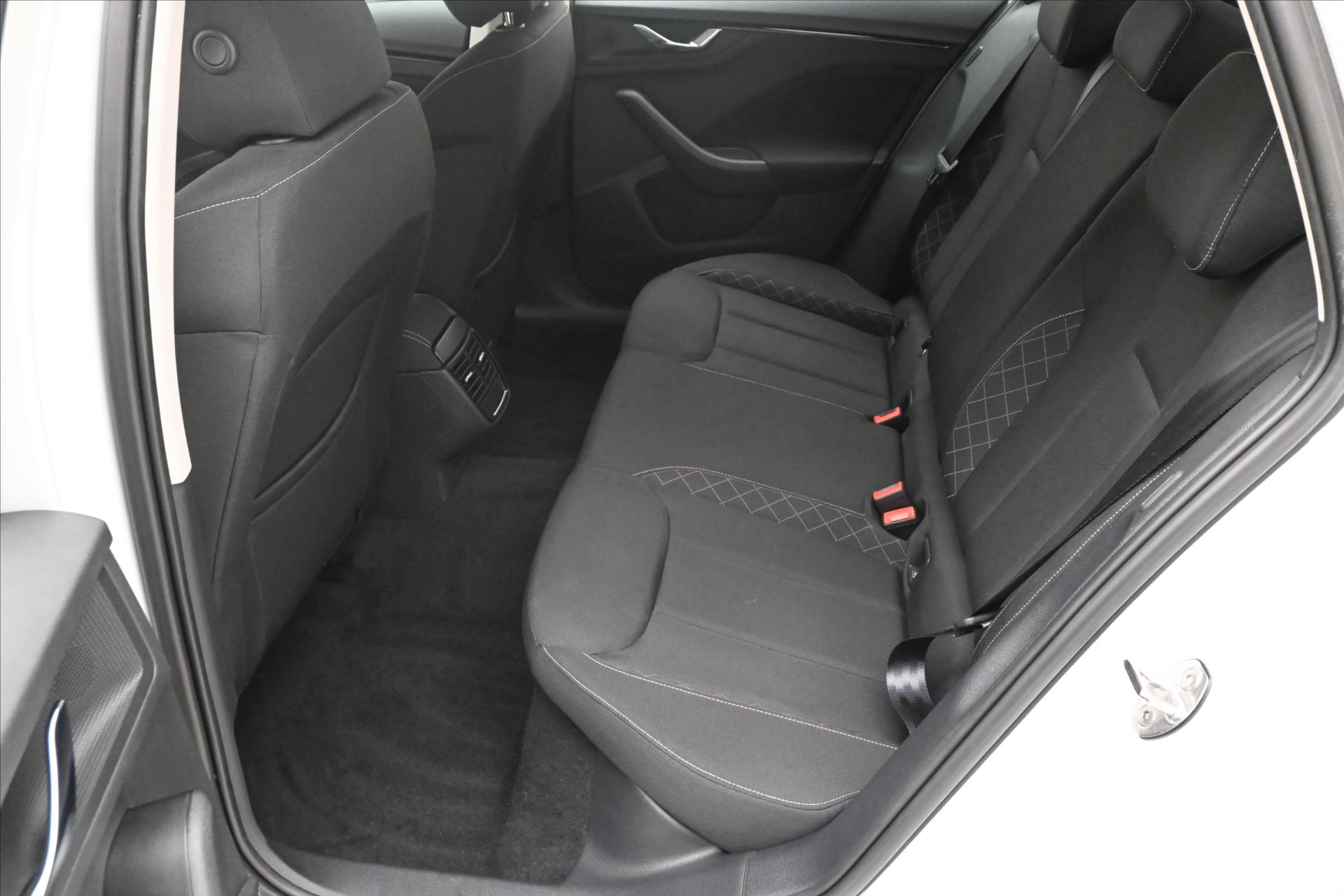 Hlavní fotografie vozu Škoda Kamiq 1,0 TSI 81 kW VIRTUAL NAVI Záruka až 5 let (15)