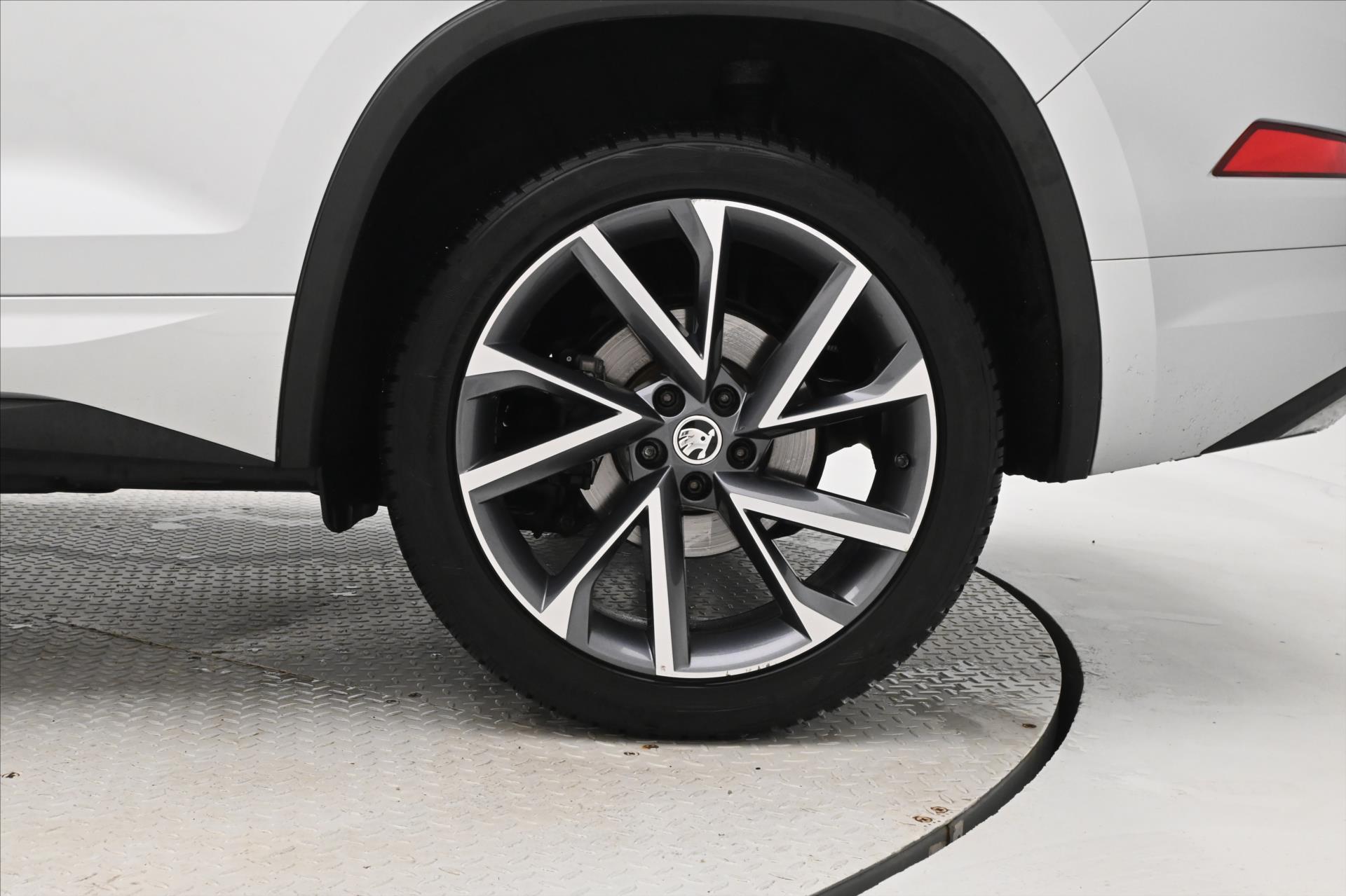 Hlavní fotografie vozu Škoda Kodiaq 1,5 TSI 110 kW Sportline Záruka až 5 let (33)