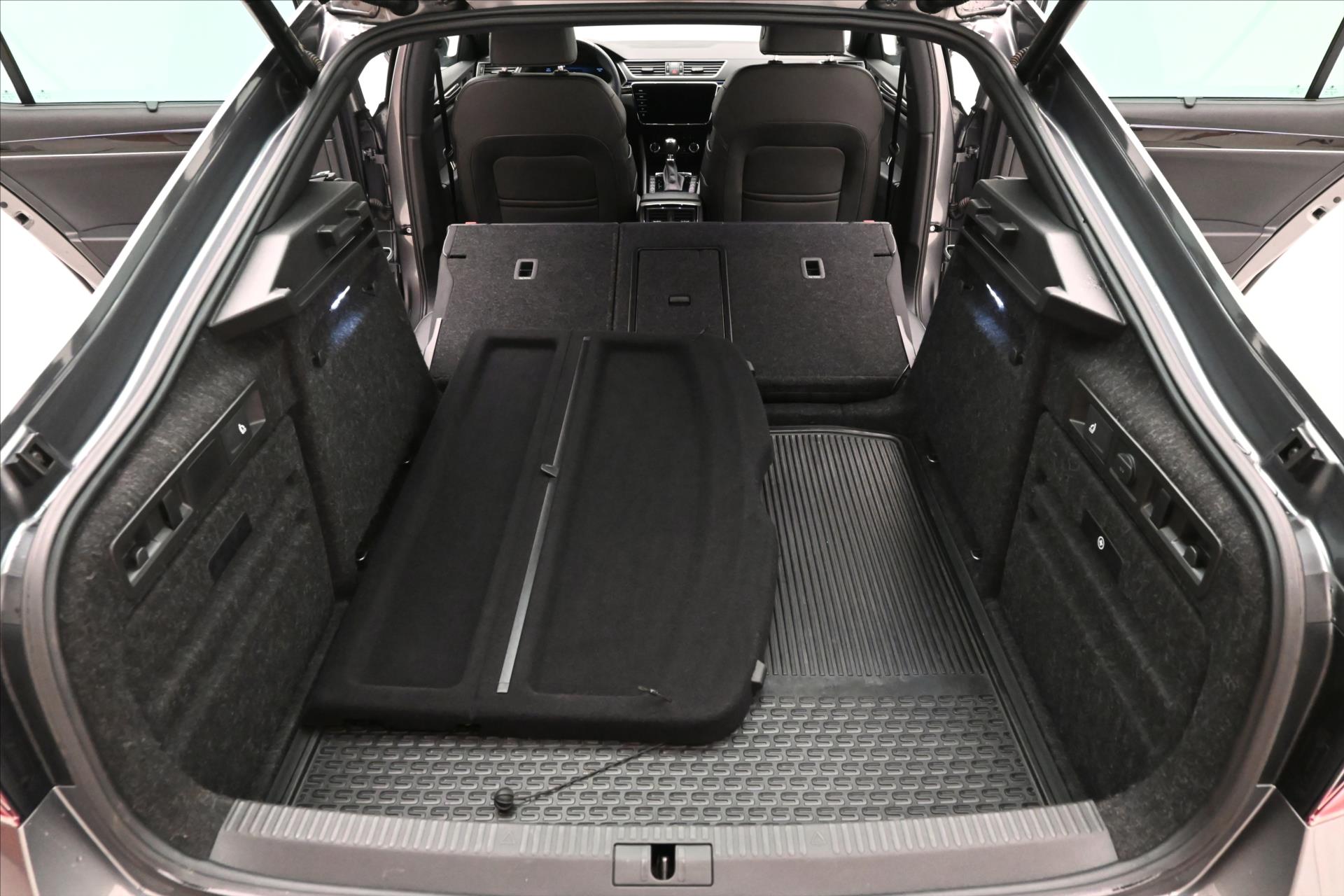 Main photo of the car Skoda Superb 2.0 TDI 147 kW DSG L&K 4x4 Warranty up to 5 years (12)