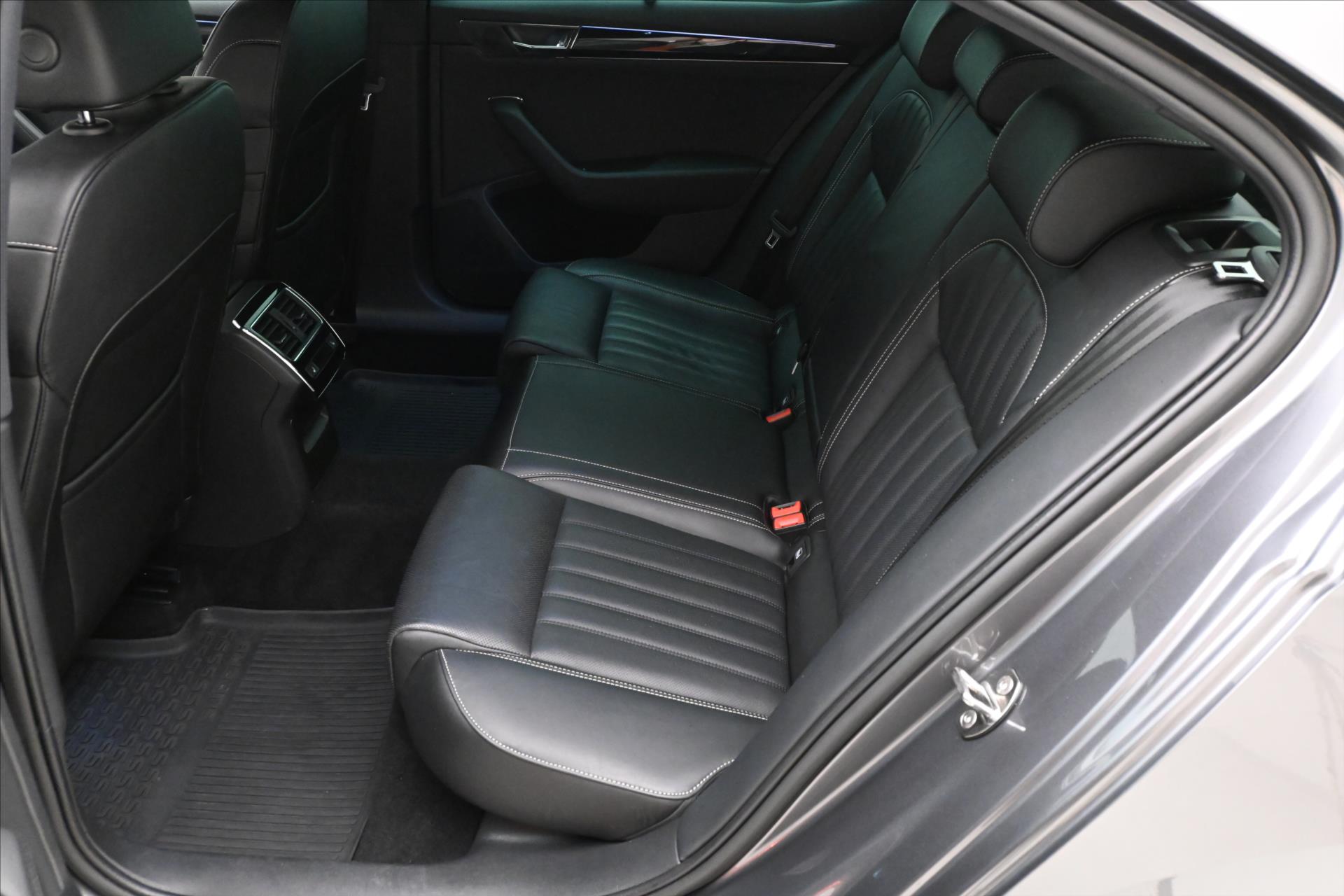 Main photo of the car Skoda Superb 2.0 TDI 147 kW DSG L&K 4x4 Warranty up to 5 years (15)