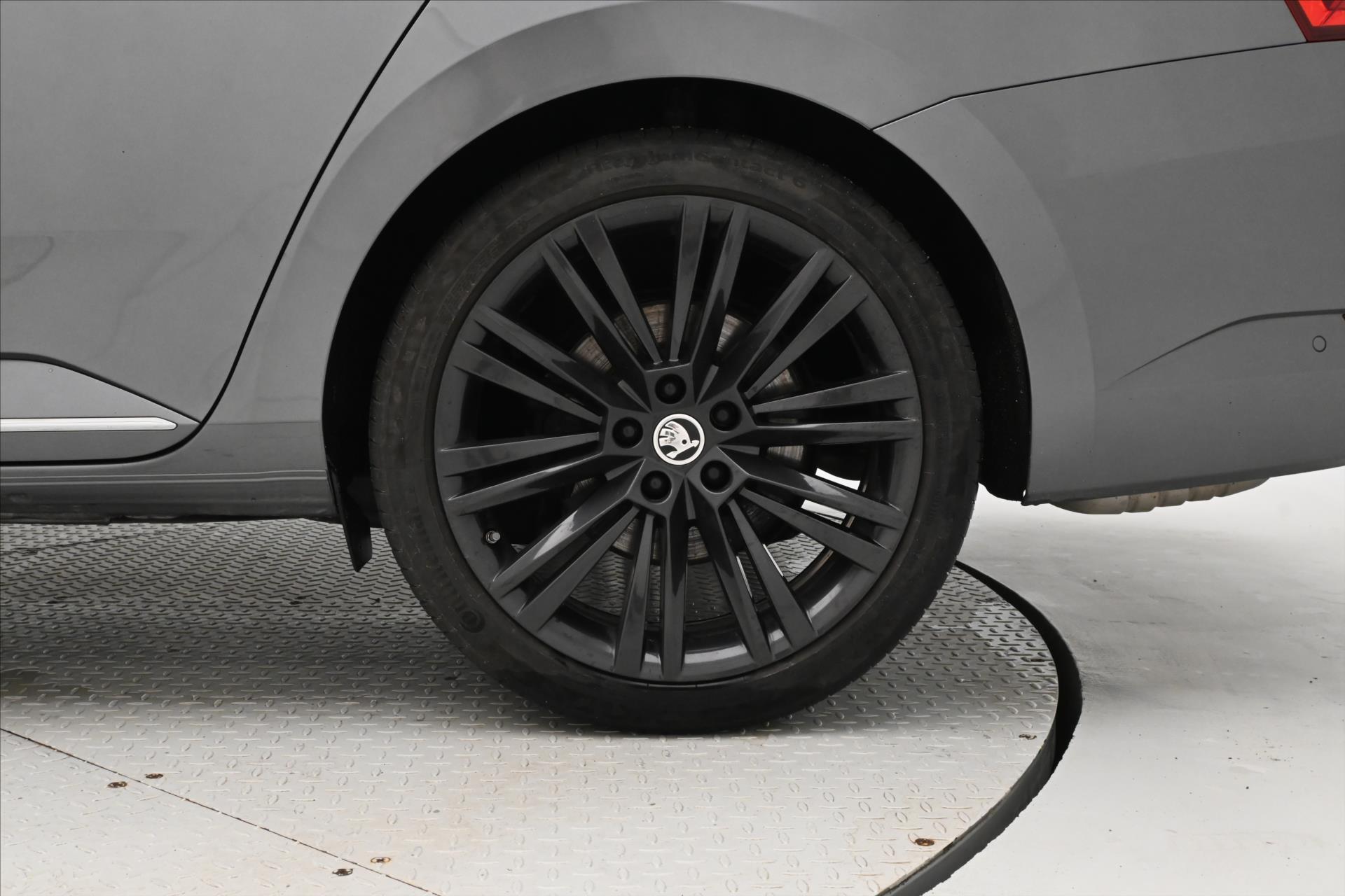 Main photo of the car Skoda Superb 2.0 TDI 147 kW DSG L&K 4x4 Warranty up to 5 years (33)