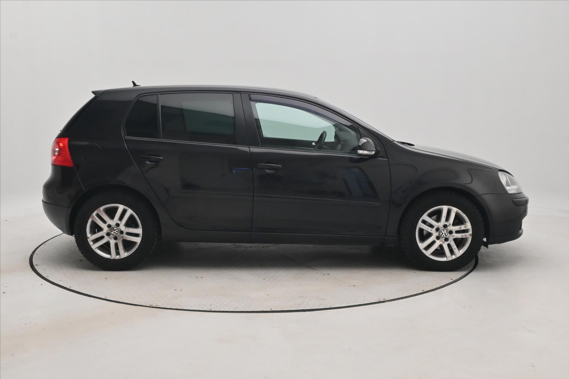 Hlavní fotografie vozu Volkswagen Golf 2,0 TDI 103 kW DSG Trend Nová STK (4)