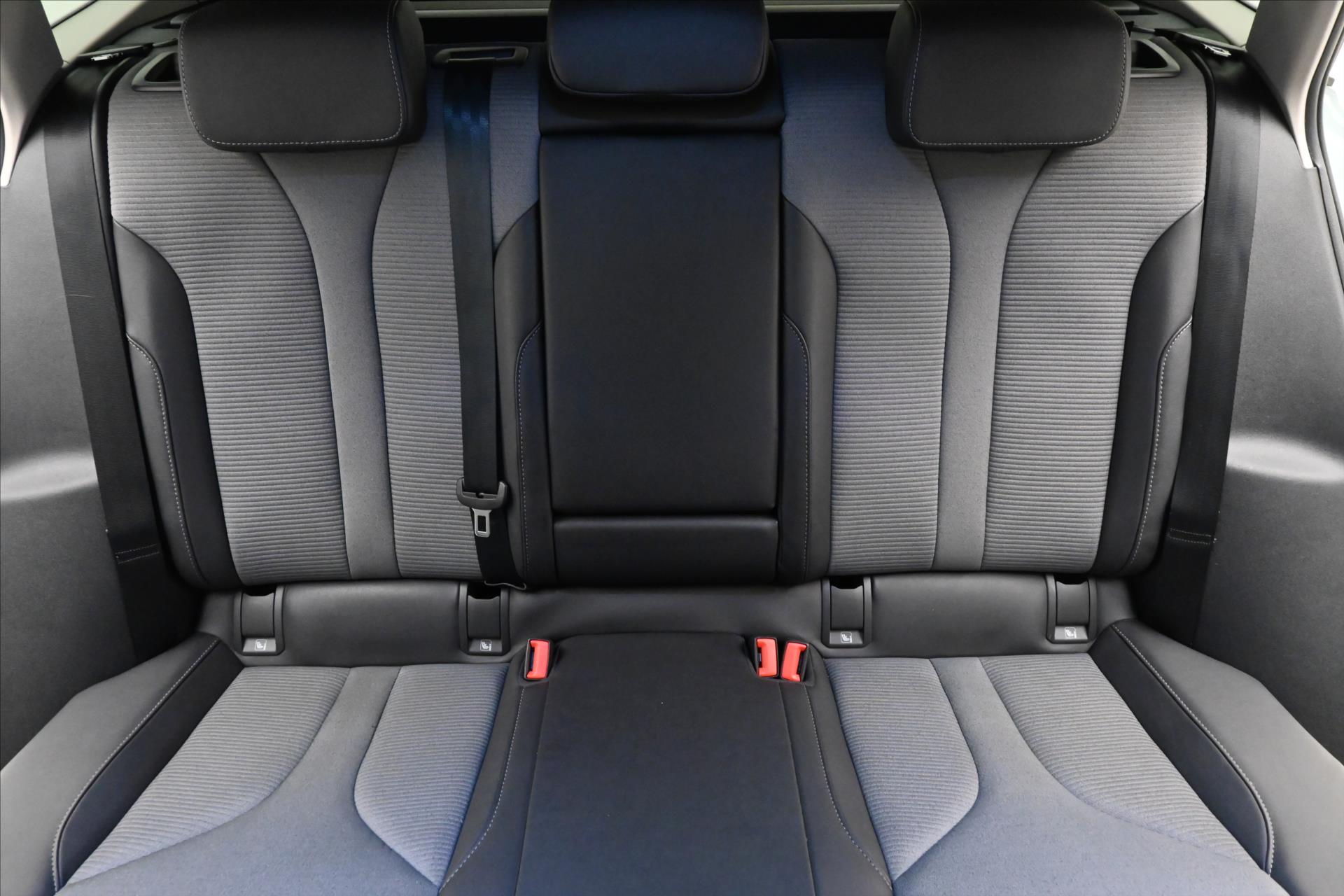 Hlavní fotografie vozu Škoda Enyaq iV 60 132 kW 58kWh SoH 87% Záruka až 3 roky (28)