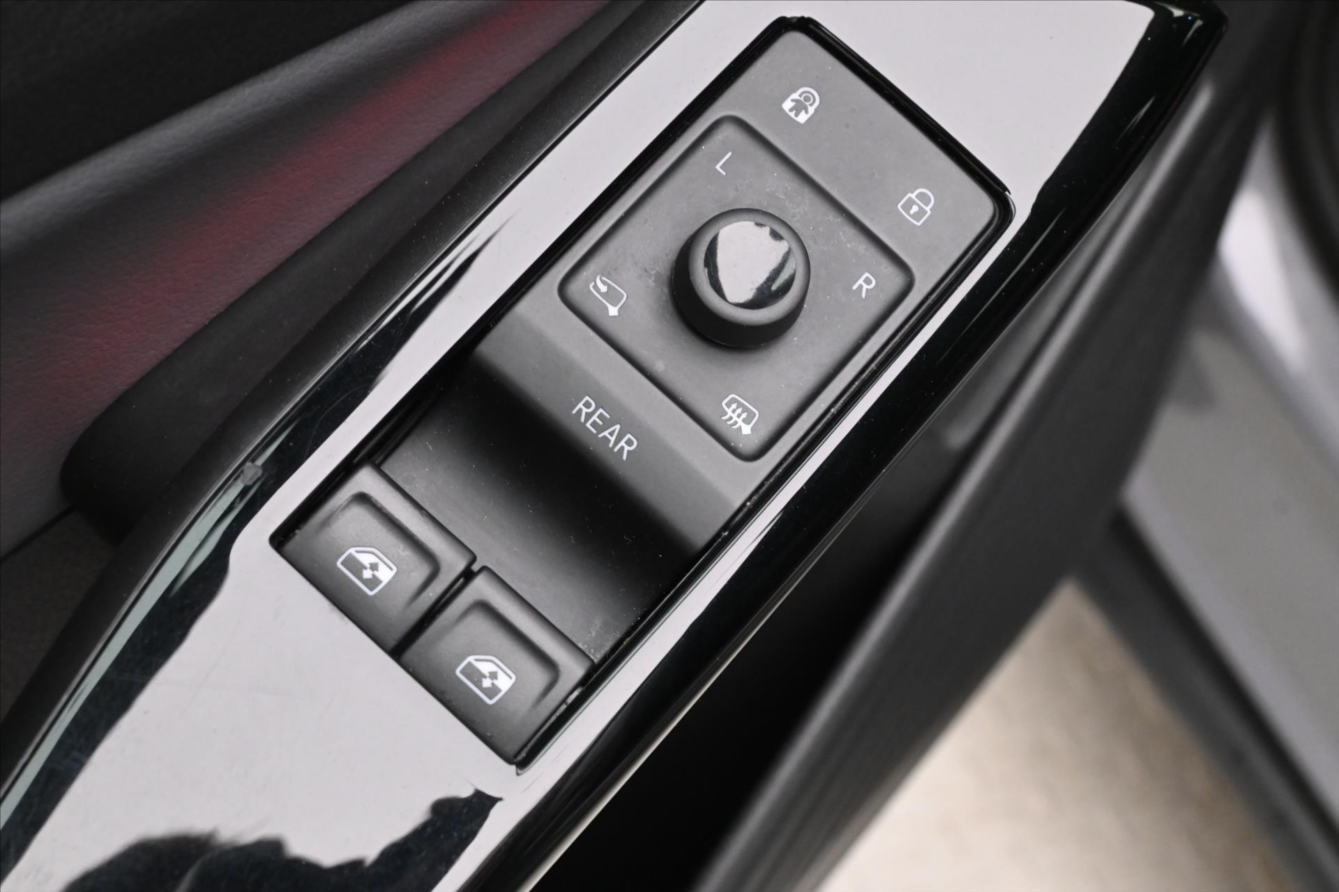 Hlavní fotografie vozu Volkswagen ID.4 Pro Performance 150kW 77kWh Záruka až 3 roky (24)