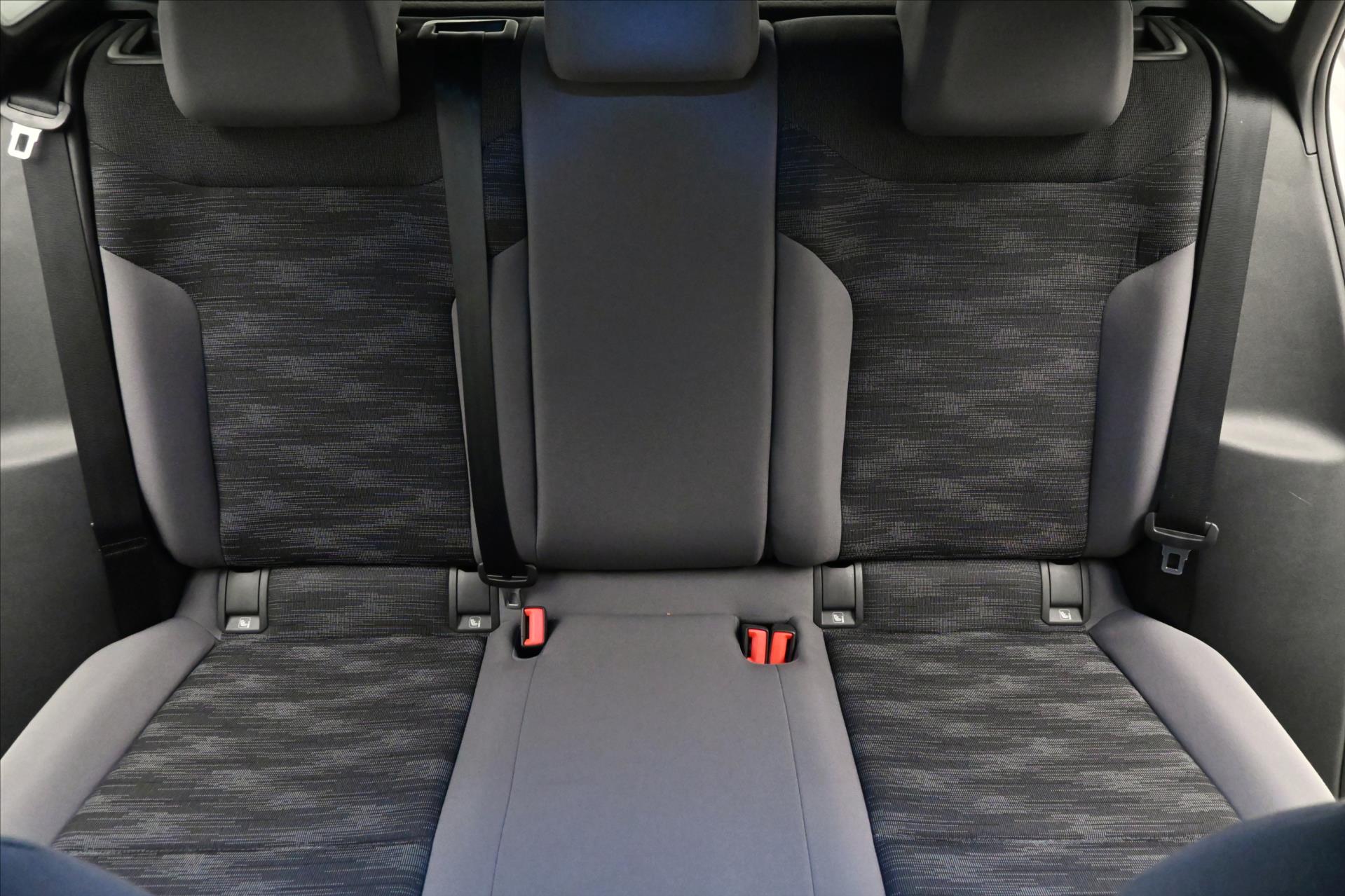 Hlavní fotografie vozu Volkswagen ID.4 Pro Performance 150kW 77kWh Záruka až 3 roky (26)