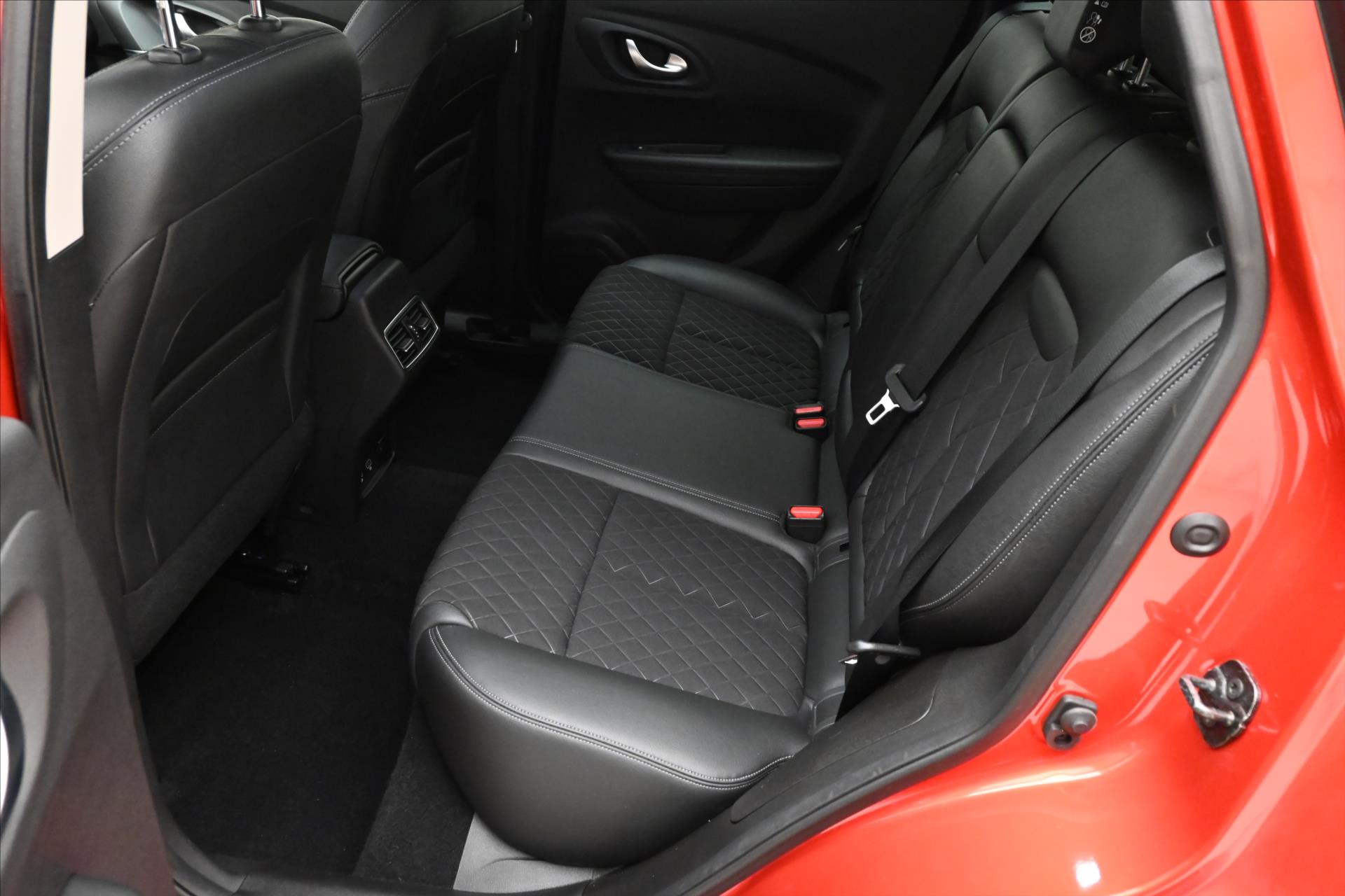 Hlavní fotografie vozu Renault Kadjar 1,3 TCe 103 kW INTENS Záruka až 5 let (14)