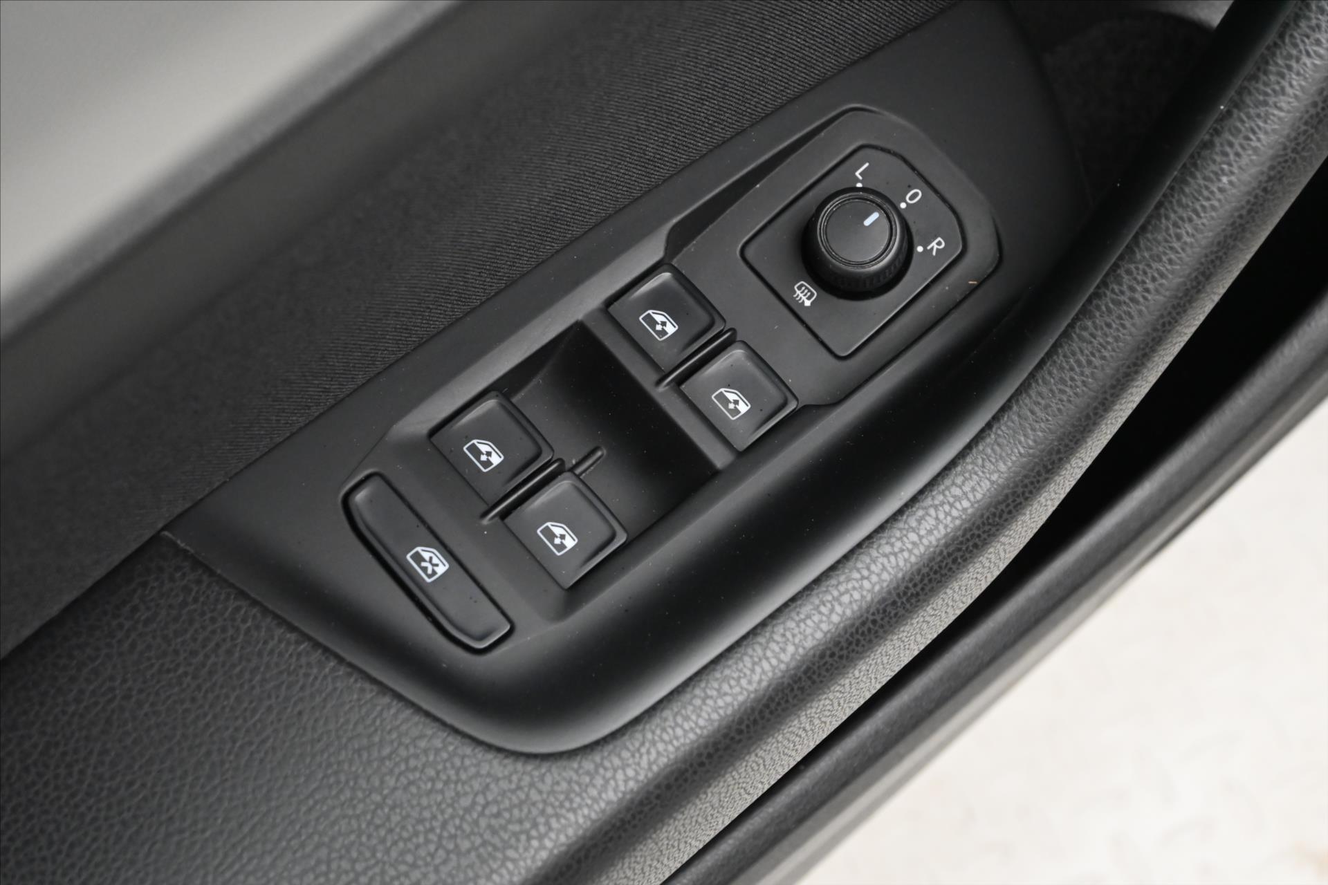 Hlavní fotografie vozu Volkswagen Passat 2,0 TDI 110 kW COMFORTLINE Záruka až 5 let (24)