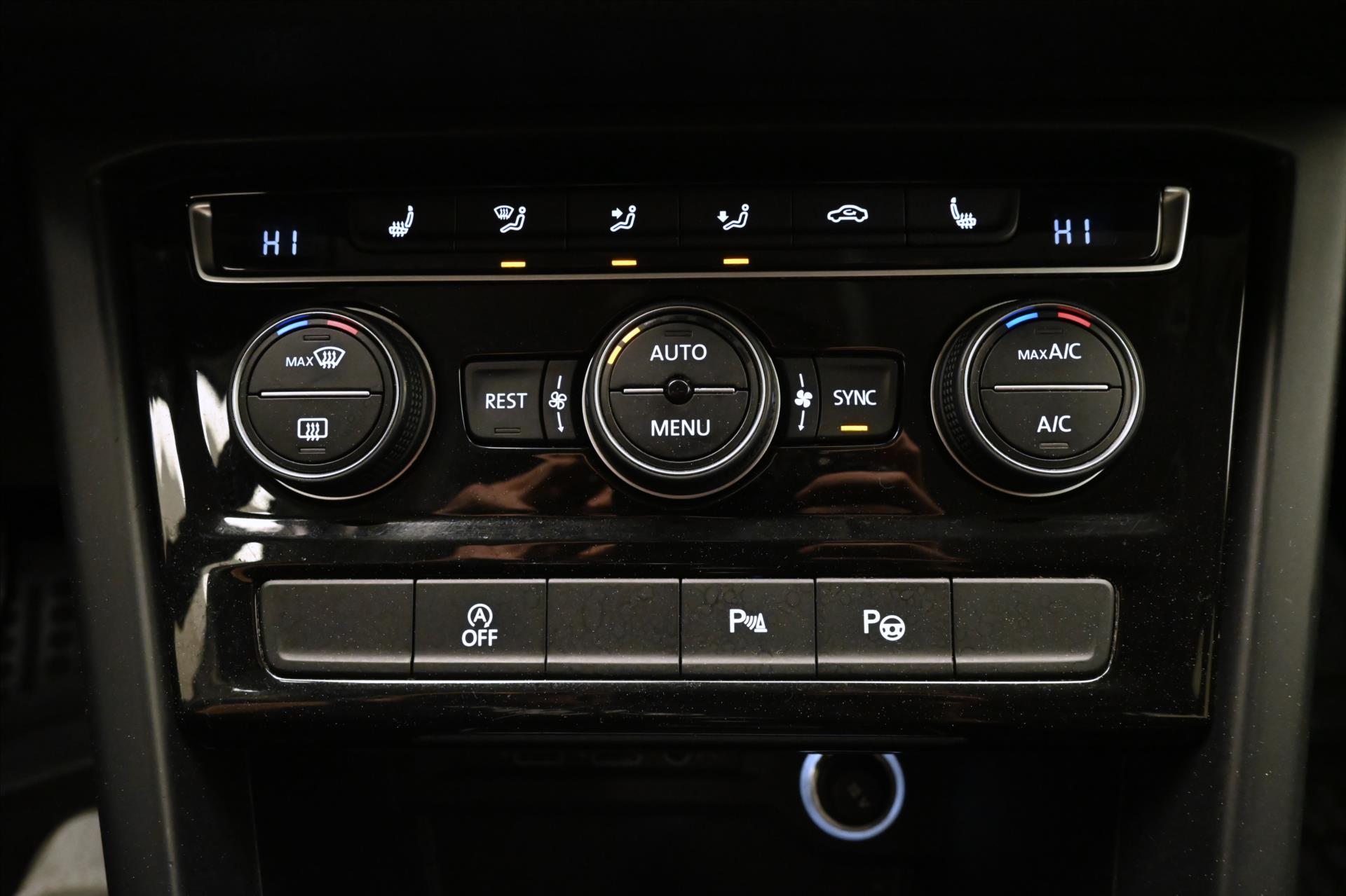 Main photo of the car Volkswagen Touran 1.6 TDI 85kW Navi Sensors (20)