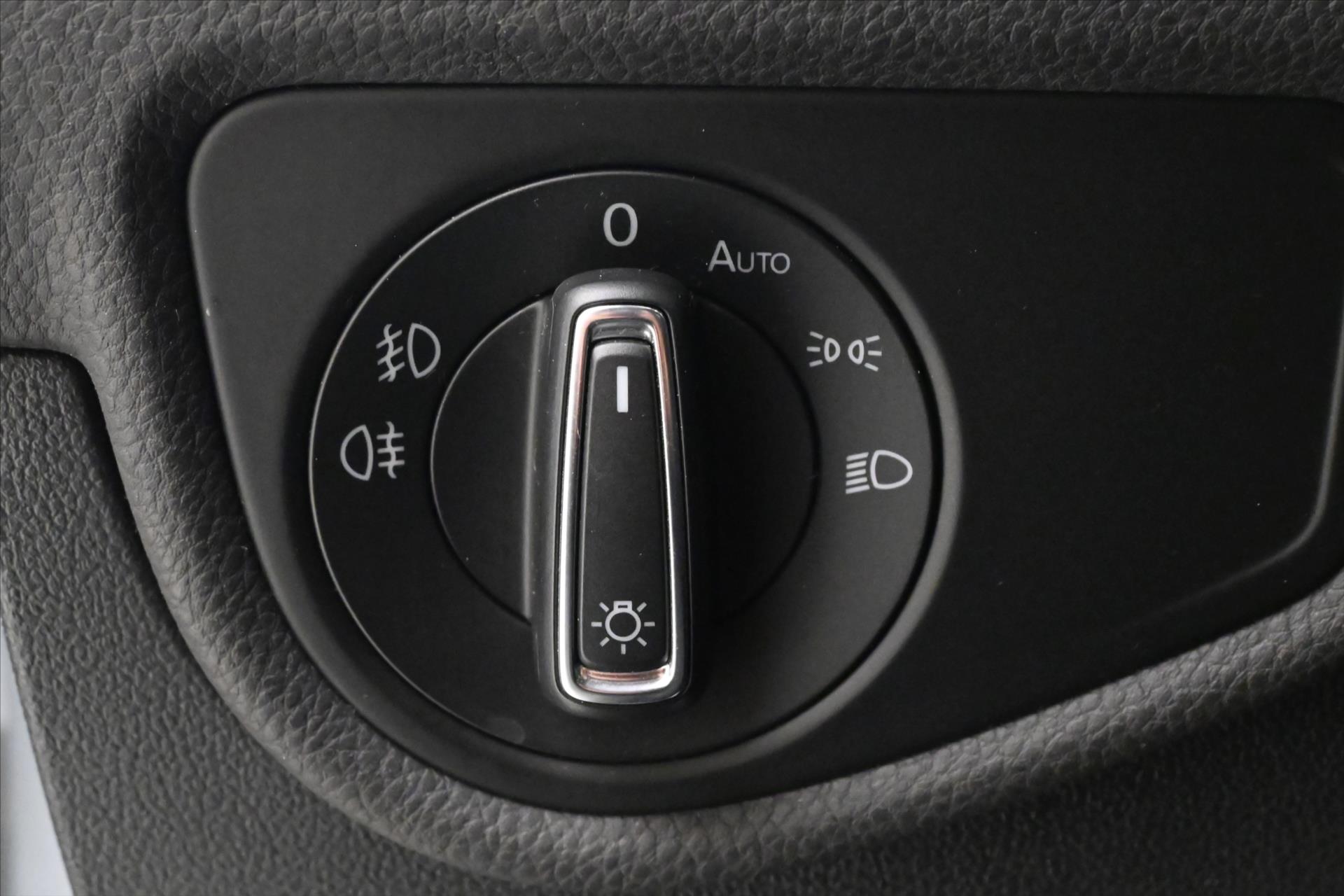 Main photo of the car Volkswagen Touran 1.6 TDI 85kW Navi Sensors (26)