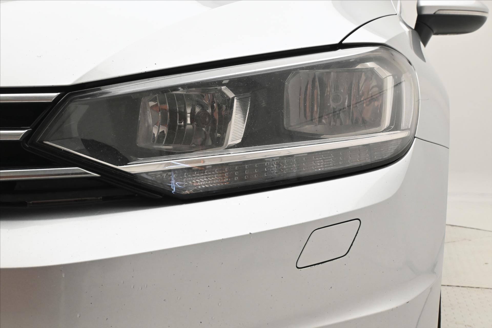 Main photo of the car Volkswagen Touran 1.6 TDI 85kW Navi Sensors (28)