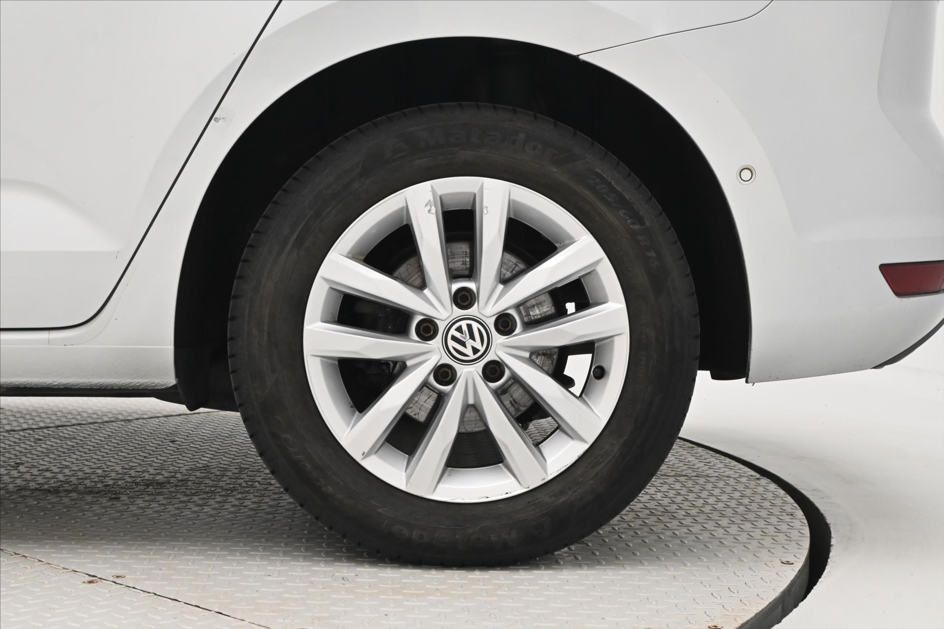 Main photo of the car Volkswagen Touran 1.6 TDI 85kW Navi Sensors (30)