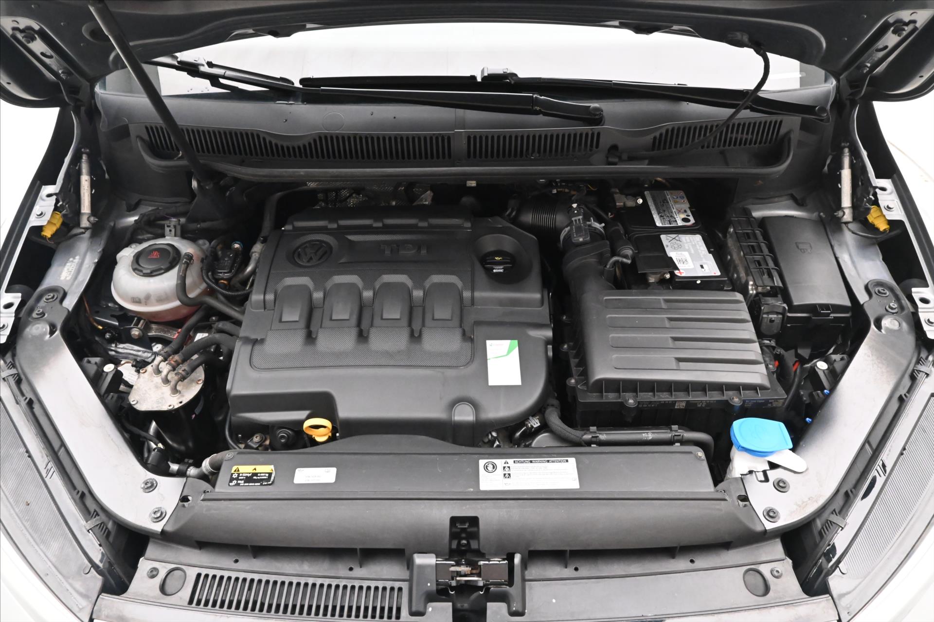 Main photo of the car Volkswagen Touran 1.6 TDI 85kW Navi Sensors (9)