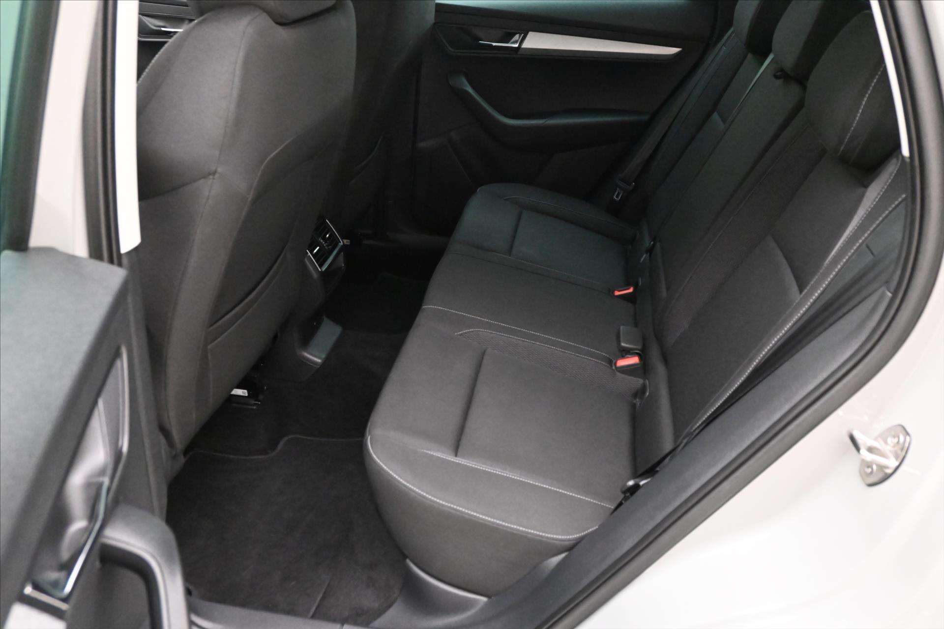 Hlavní fotografie vozu Škoda Karoq 2,0 TDI 85 kW DSG Ambition Záruka až 5 let (14)
