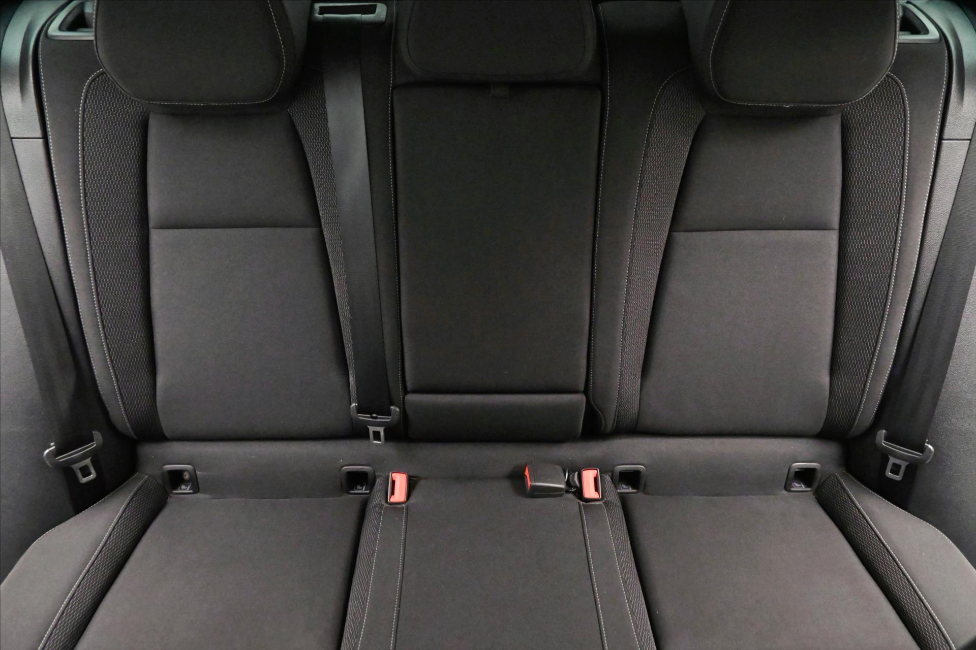 Hlavní fotografie vozu Škoda Karoq 2,0 TDI 85 kW DSG Ambition Záruka až 5 let (28)